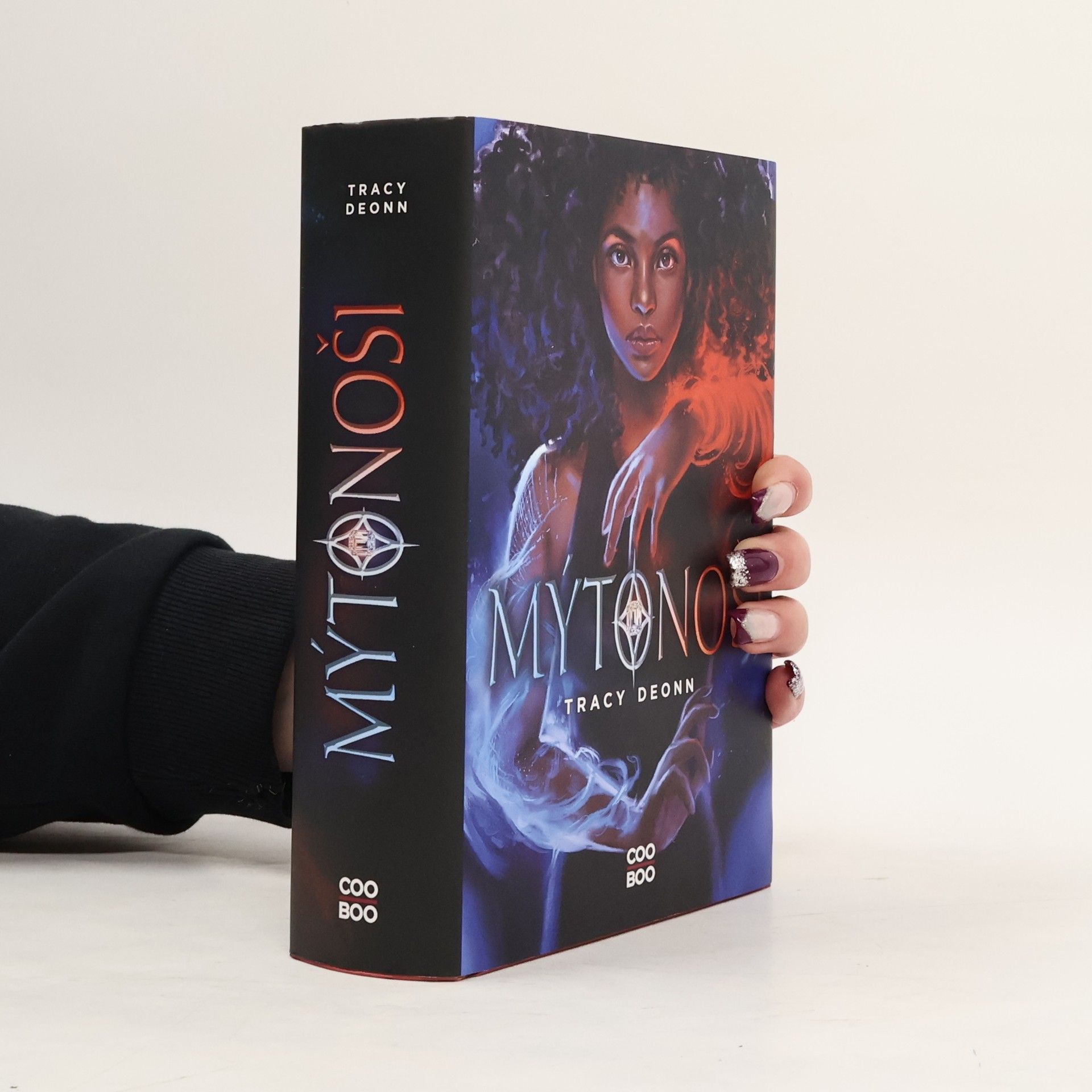 Tracy Deonn Mýtonoši