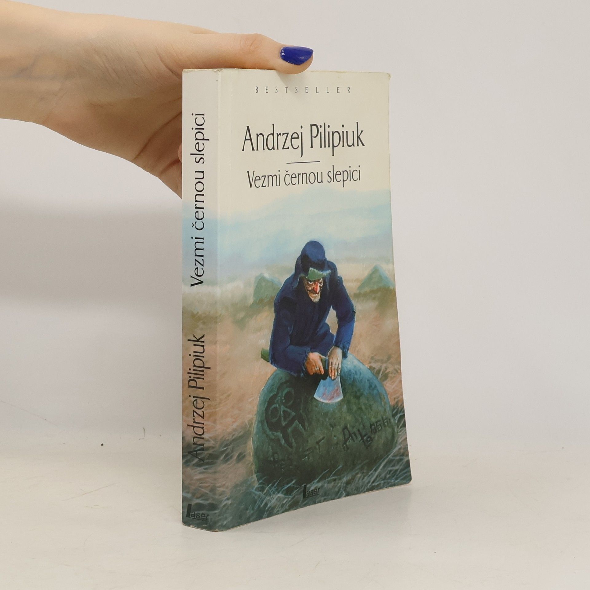 Andrzej Pilipiuk Vezmi černou slepici