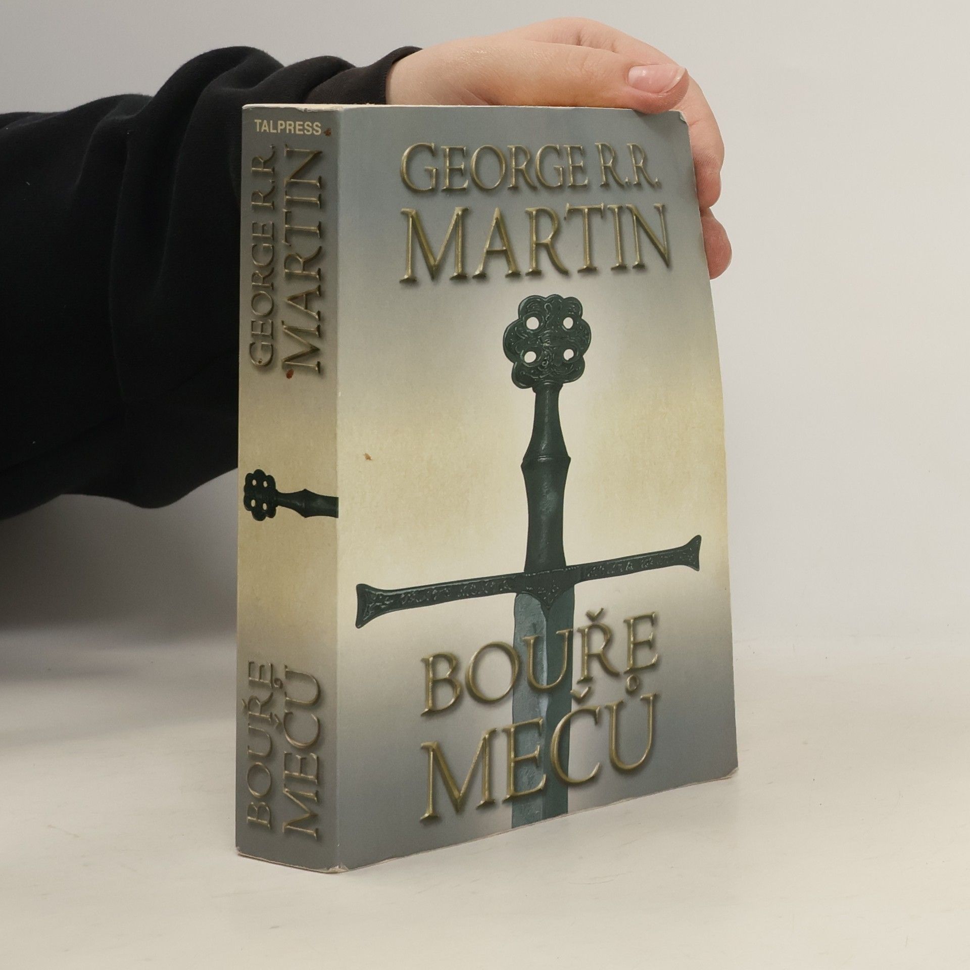 George R. R. Martin Bouře mečů. Část první