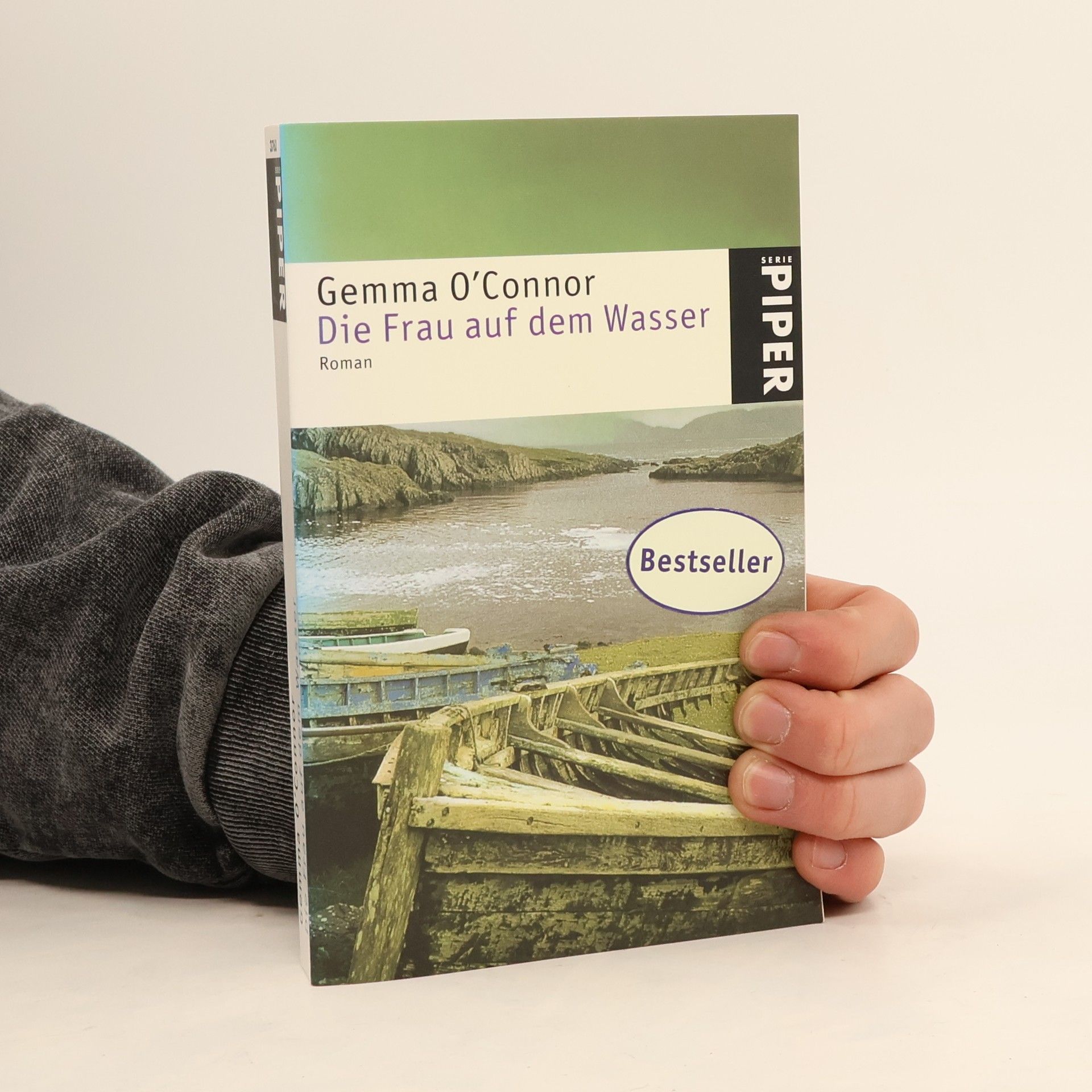 Die Frau auf dem Wasser