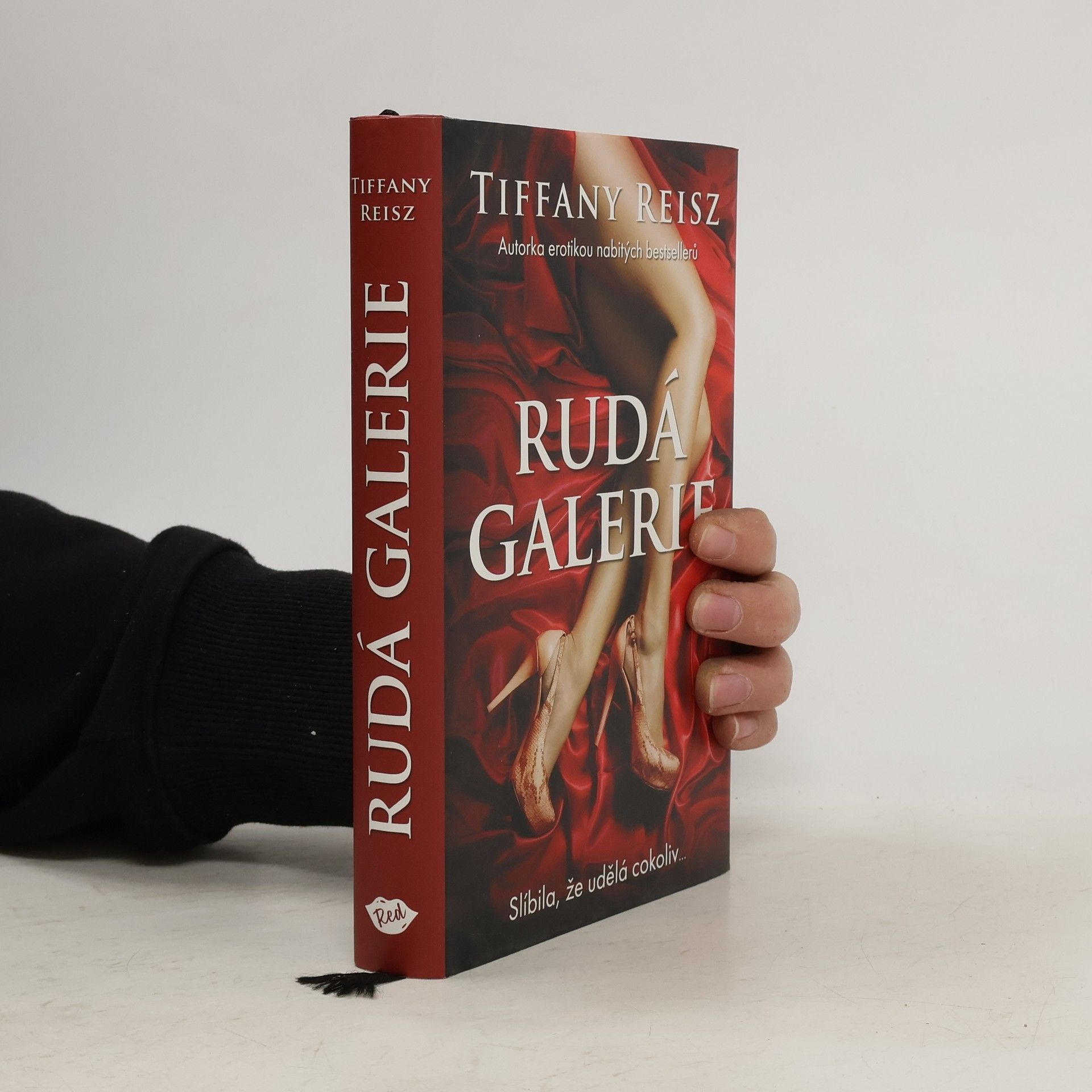 Tiffany Reisz Rudá galerie