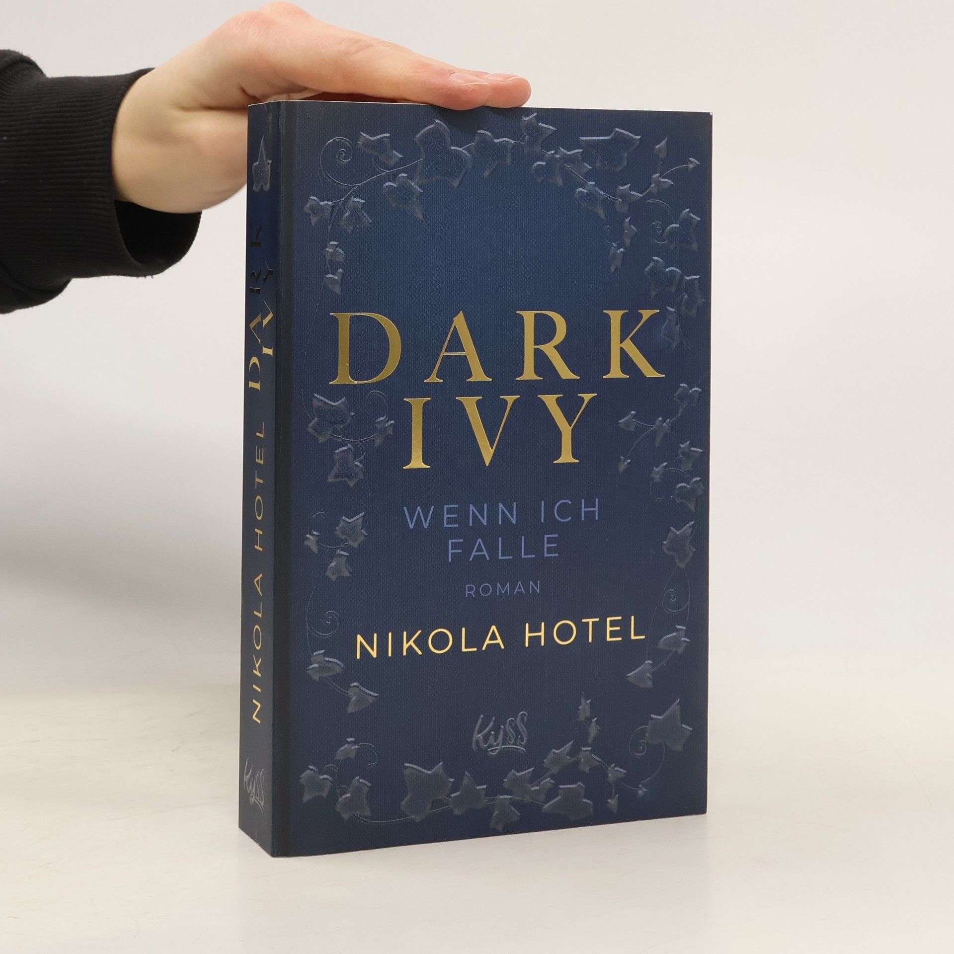 Nikola Hotel Dark Ivy - Wenn ich falle