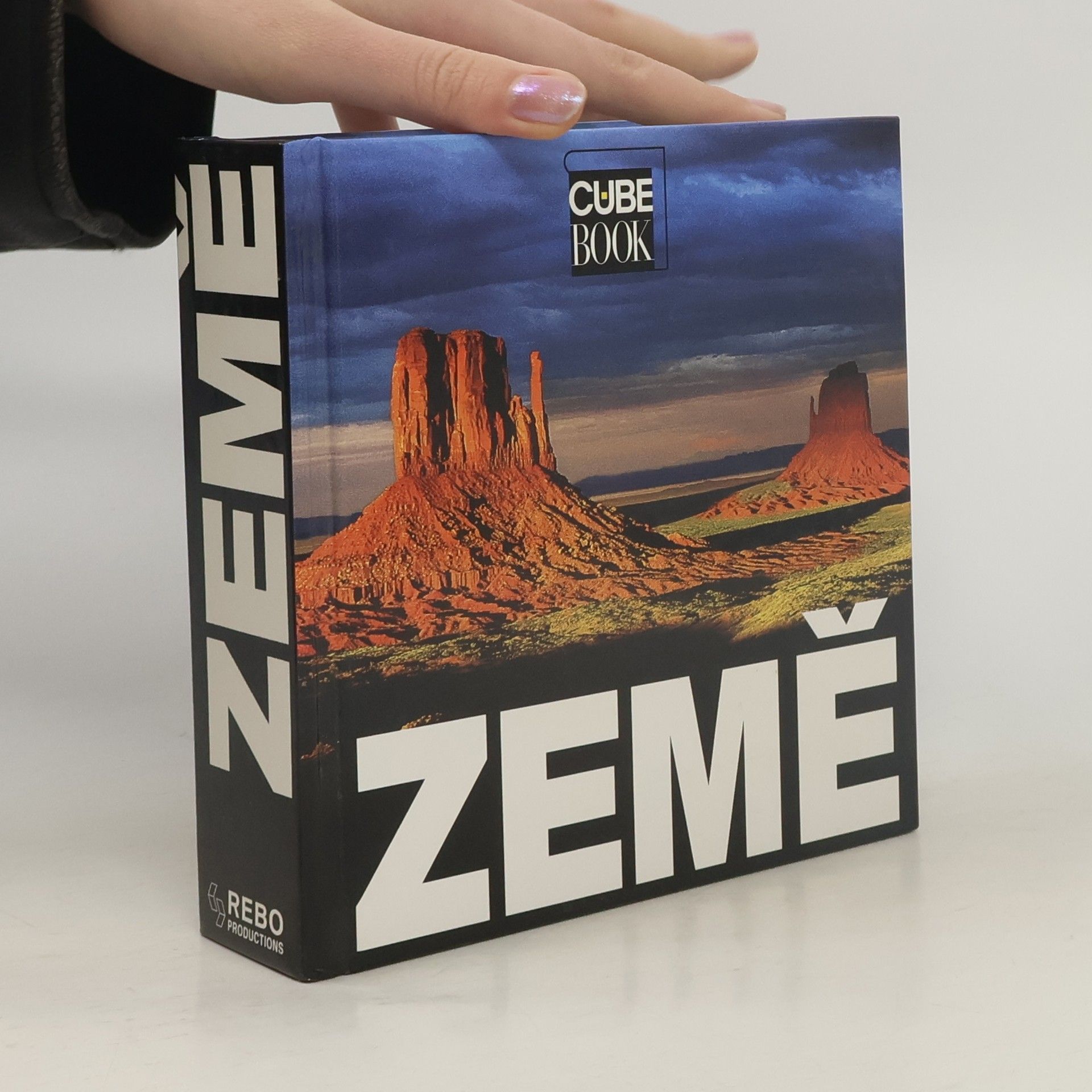 Alberto Bertolazzi Země