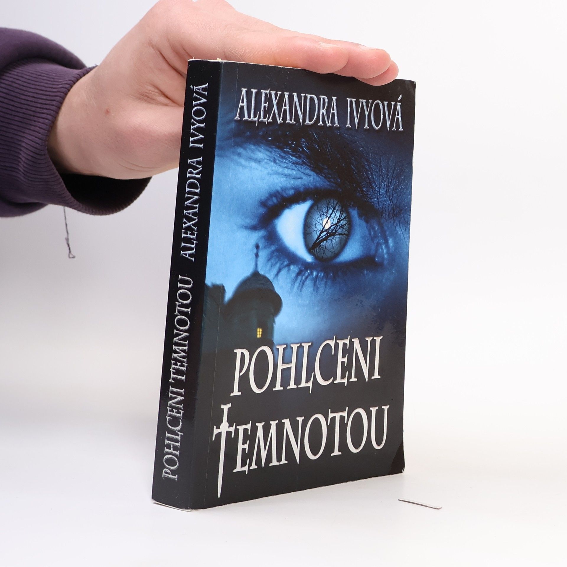 Debbie Raleigh Pohlceni temnotou