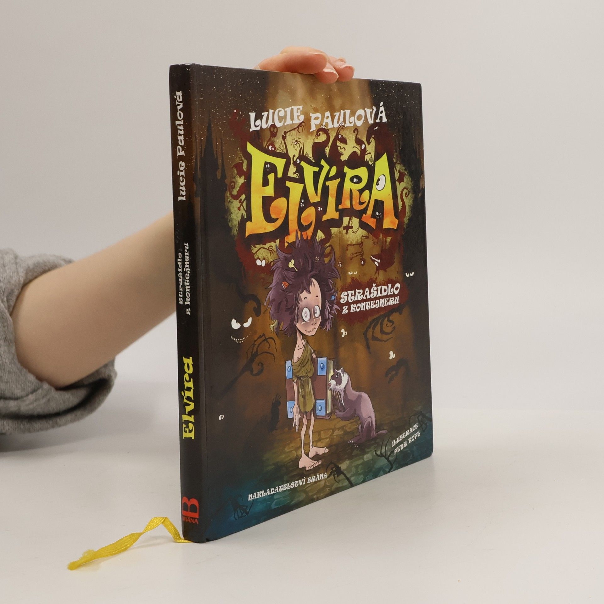 Lucie Paulová Elvíra - strašidlo z kontejneru