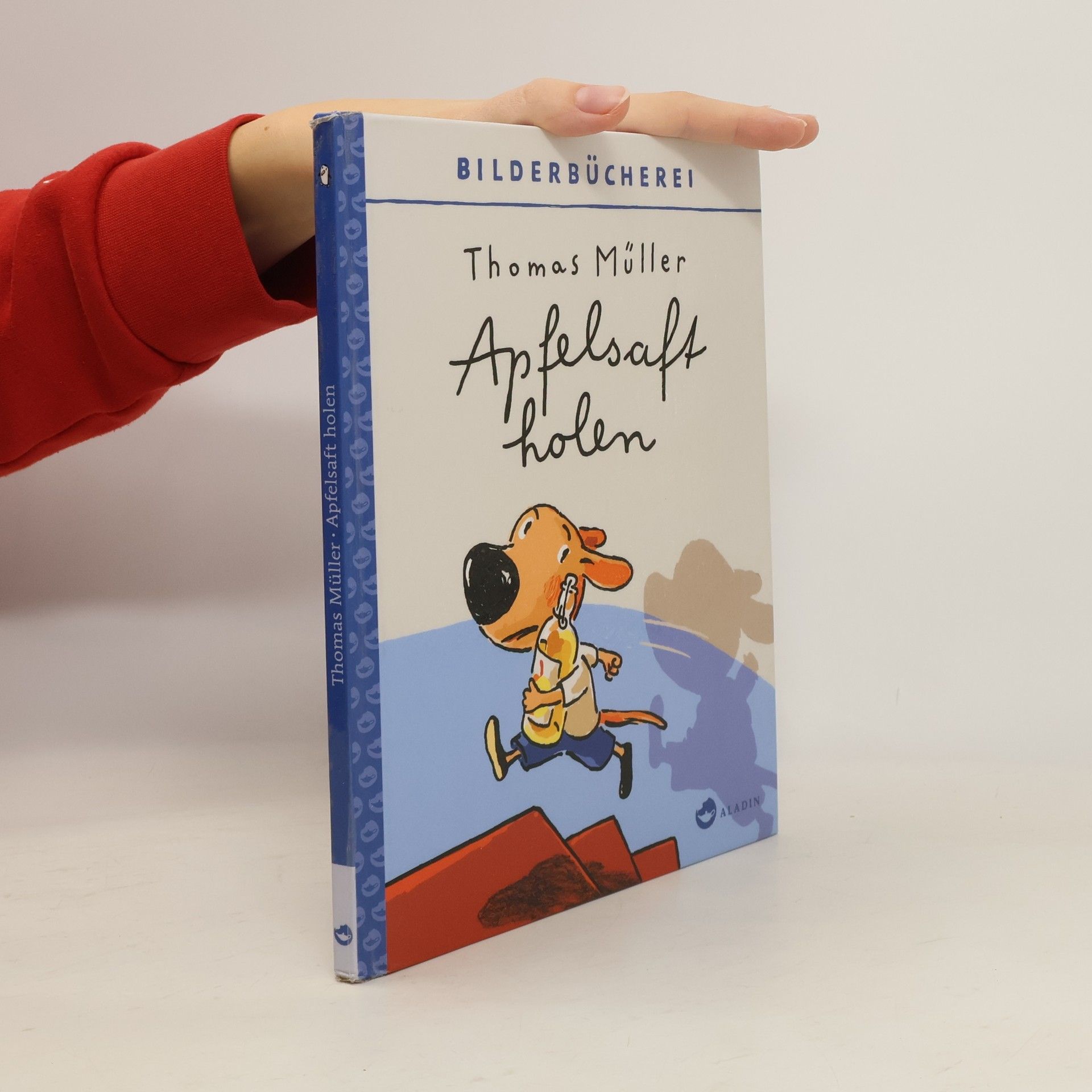 Thomas M. Müller Apfelsaft holen