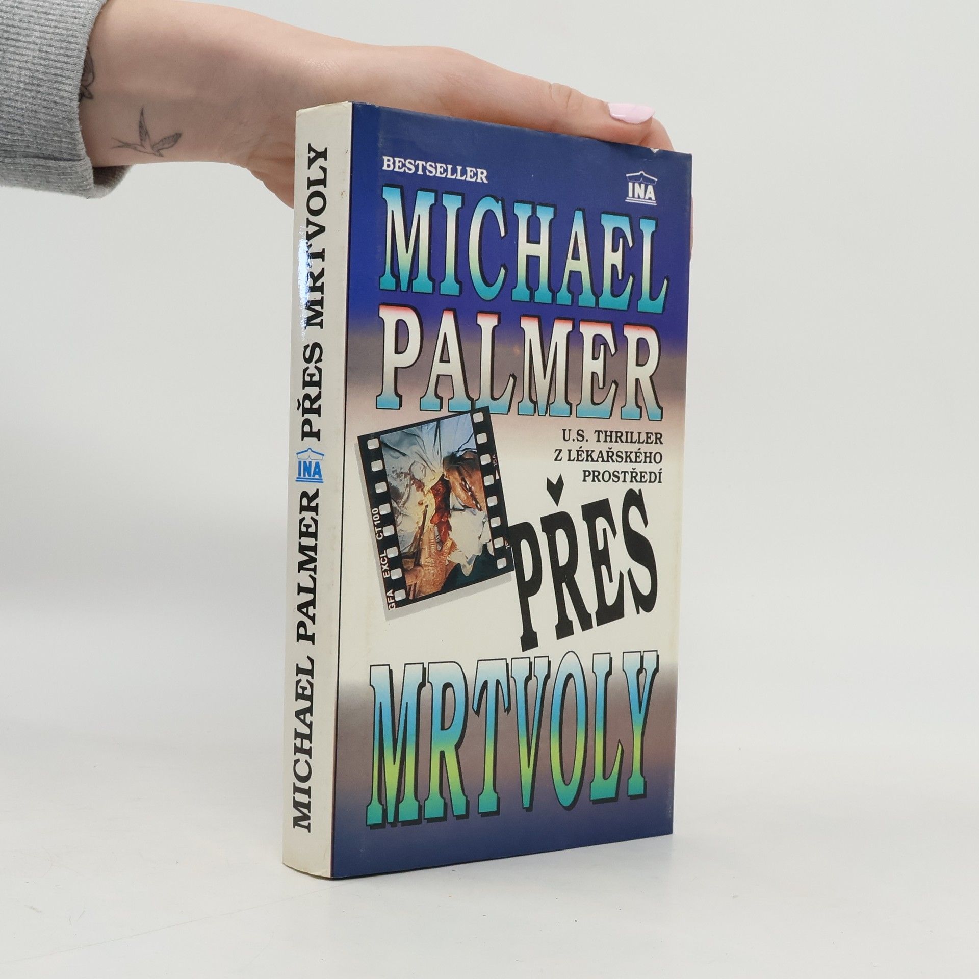 Michael Palmer Přes mrtvoly