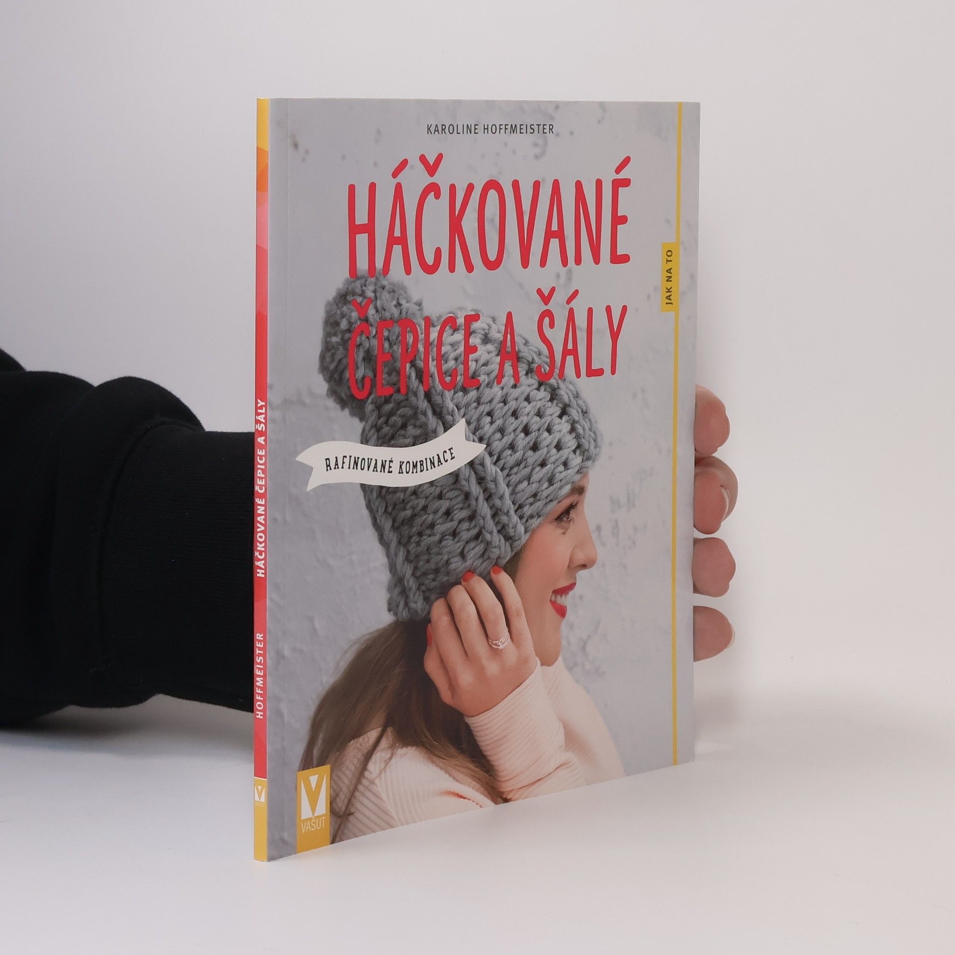 Karoline Hoffmeister Háčkované čepice a šály: rafinované kombinace