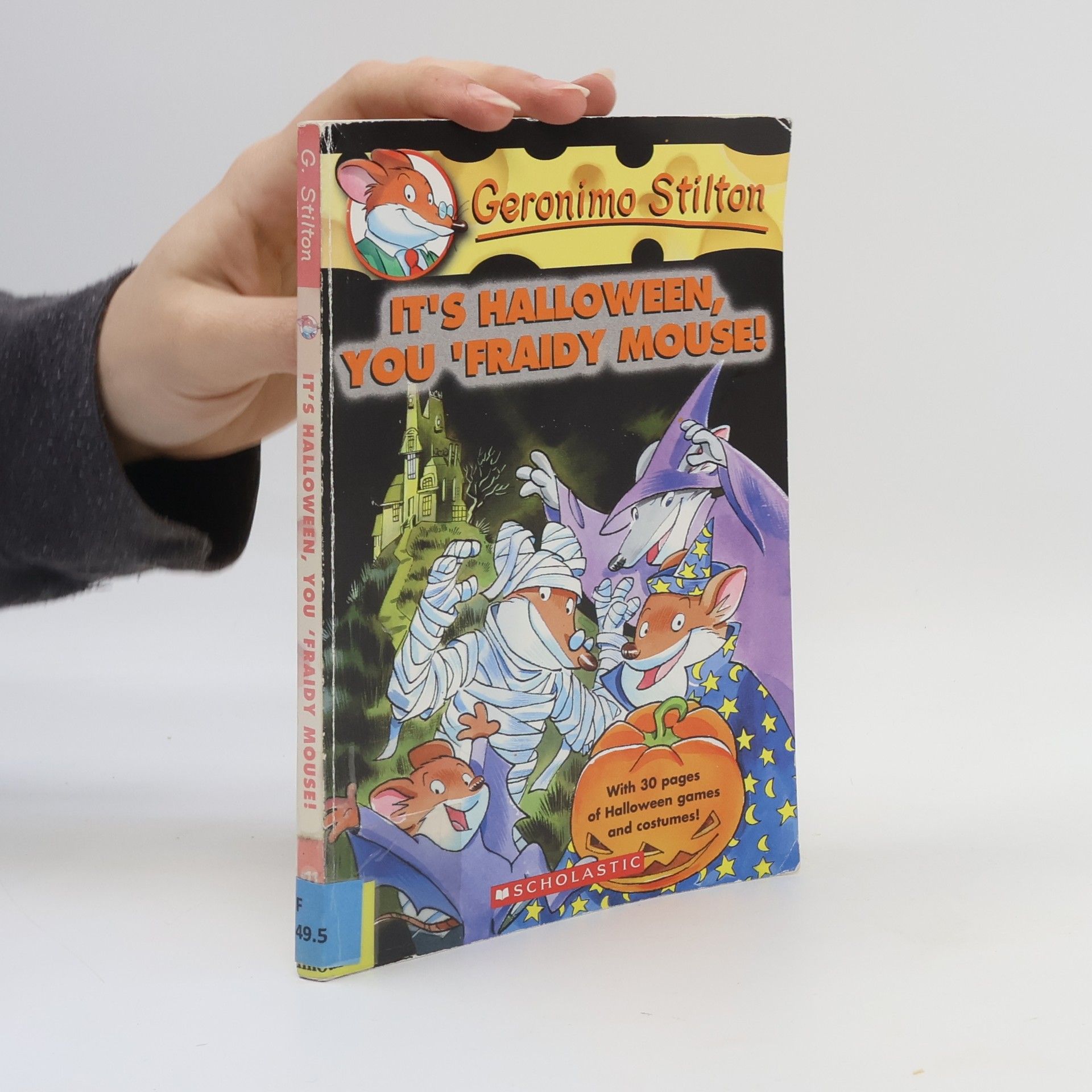 Elisabetta Dami It's Halloween, You 'Fraidy Mouse!