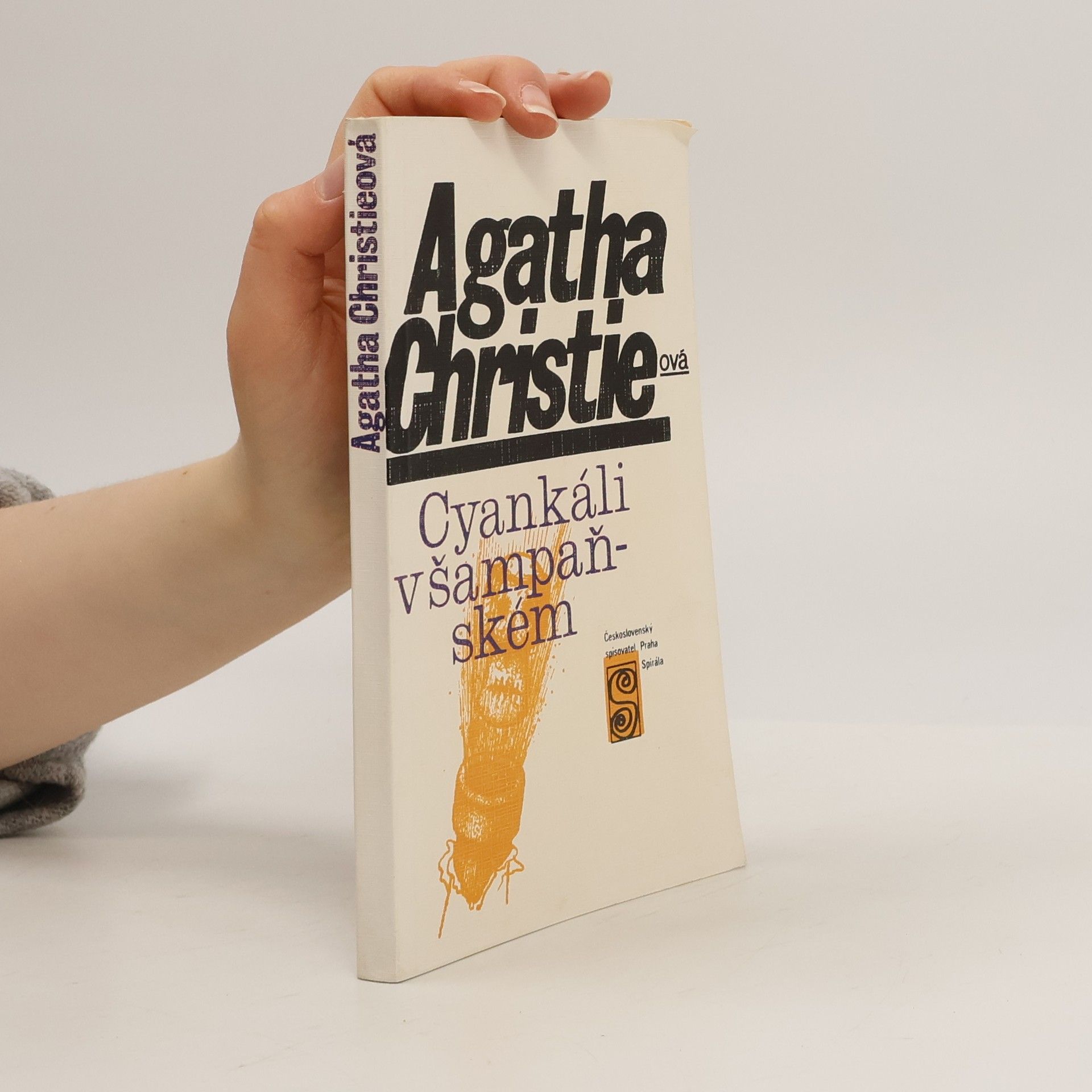 Agatha Christie Cyankáli v šampaňském