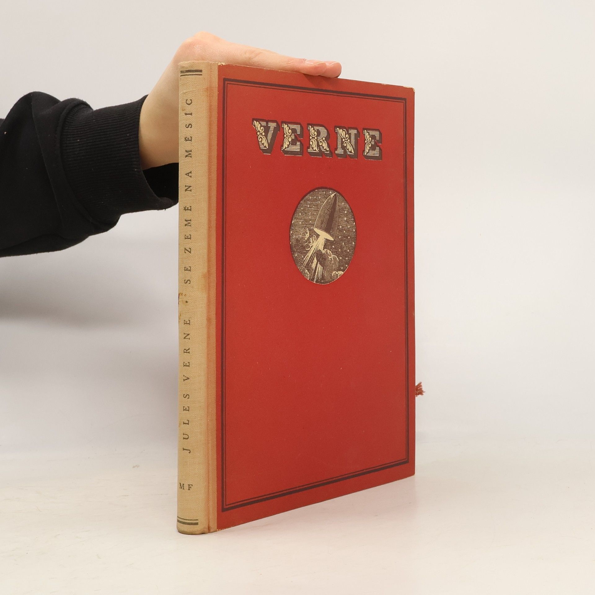 Jules Verne Se země na měsíc