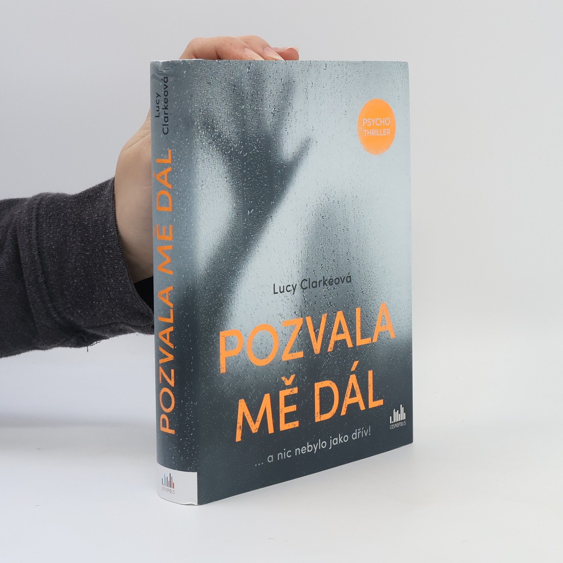 Lucy Clarke Pozvala mě dál