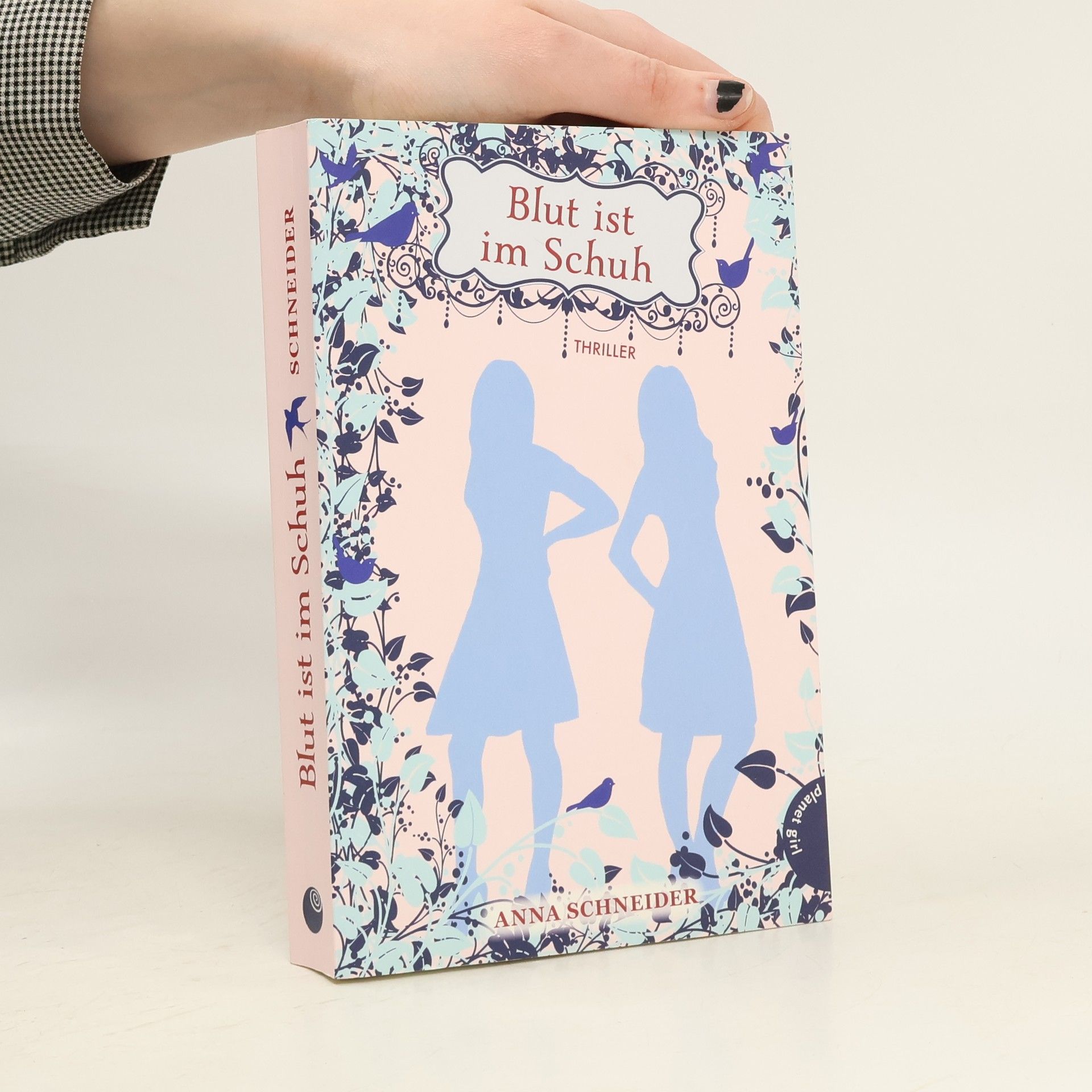 Anna Schneiderová Blut ist im Schuh