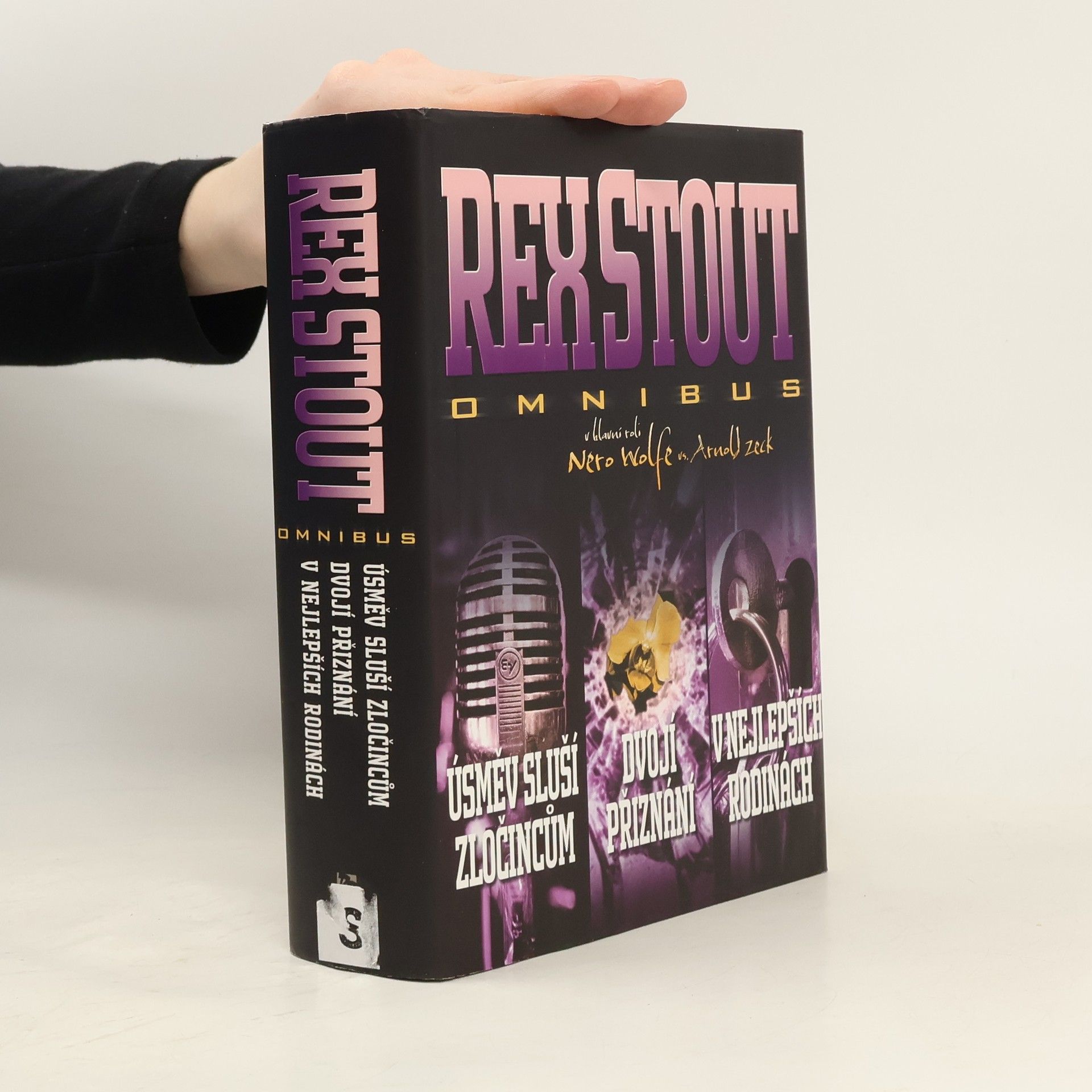 Úsměv sluší zločincům. Dvojí přiznání. V nejlepších rodinách.