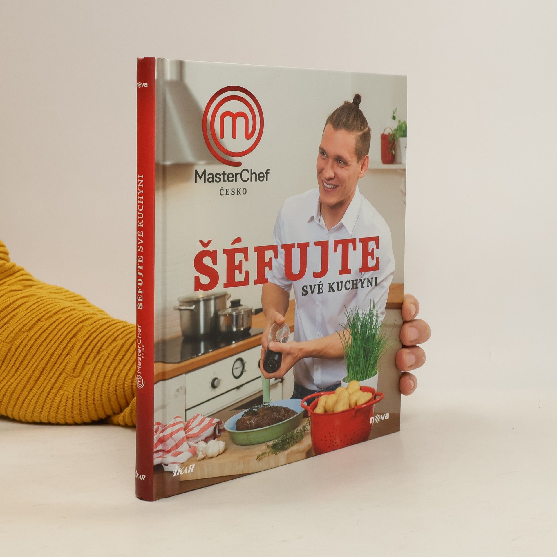 Kolektiv autorů MasterChef Česko. Šéfujte své kuchyni