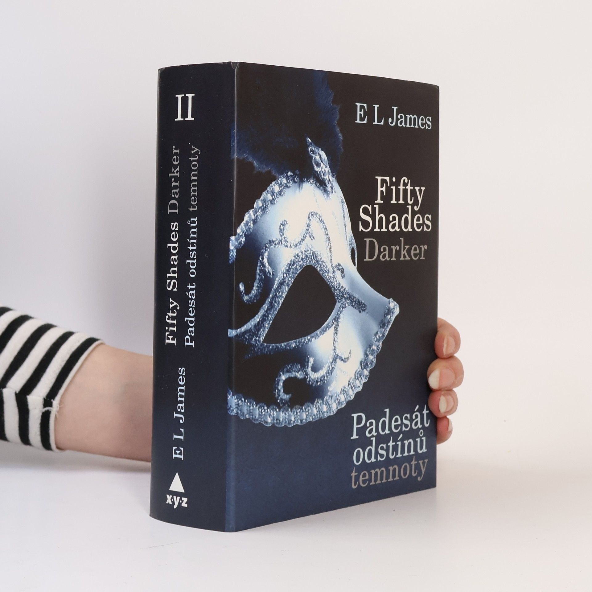 E. L. James Padesát odstínů temnoty