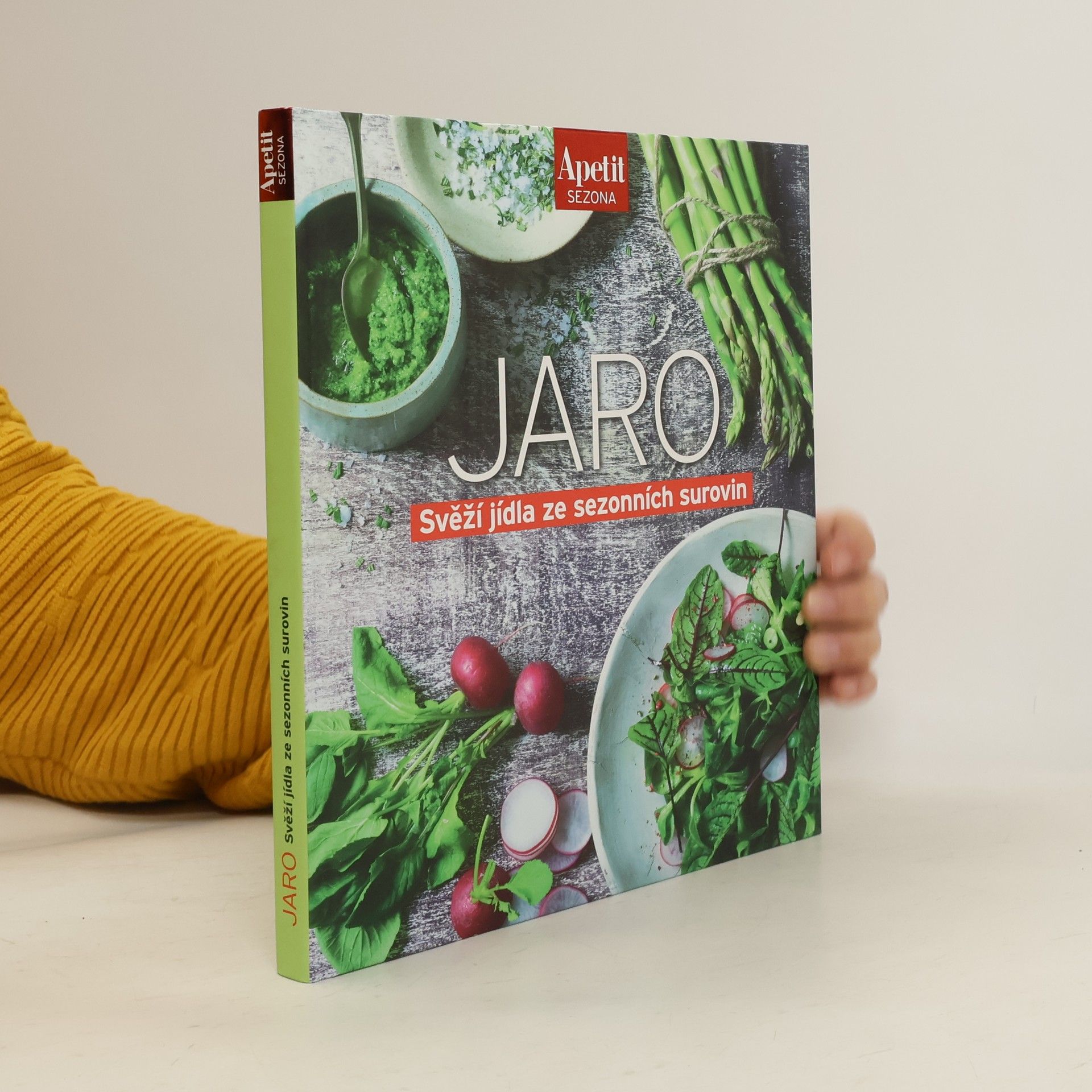 Kolektiv autorů Jaro. Svěží jídla ze sezonních surovin
