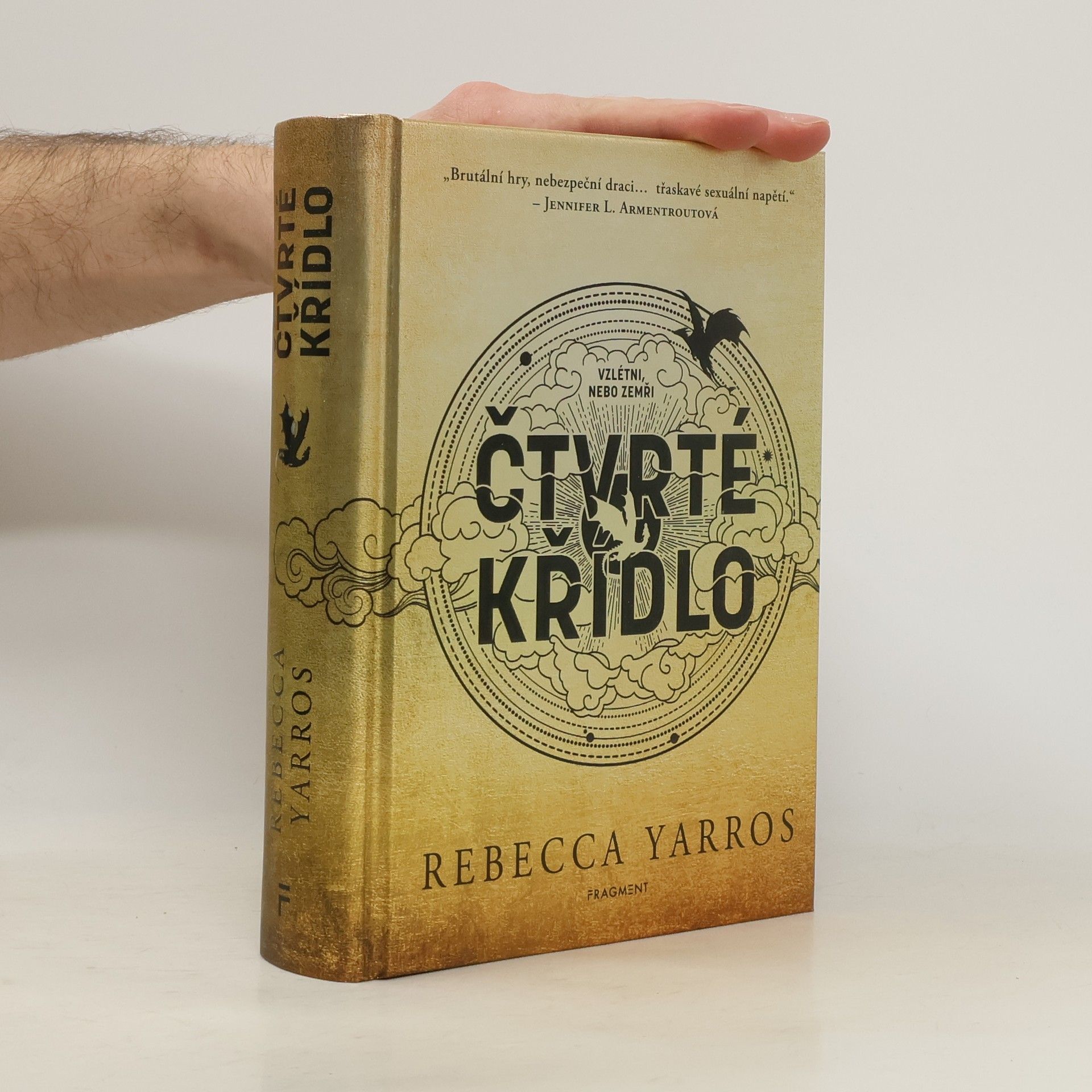 Rebecca Yarros Čtvrté křídlo