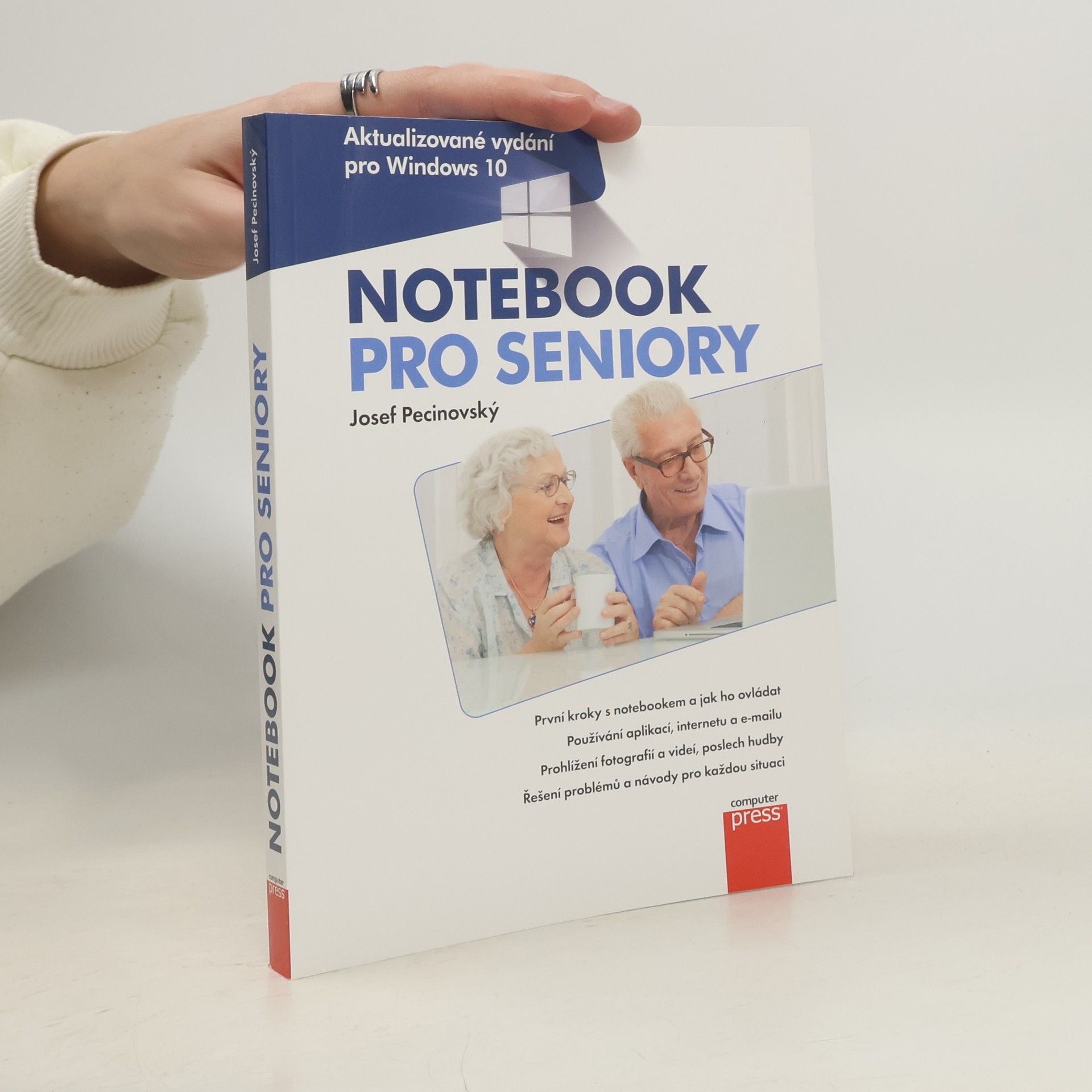 Notebook pro seniory