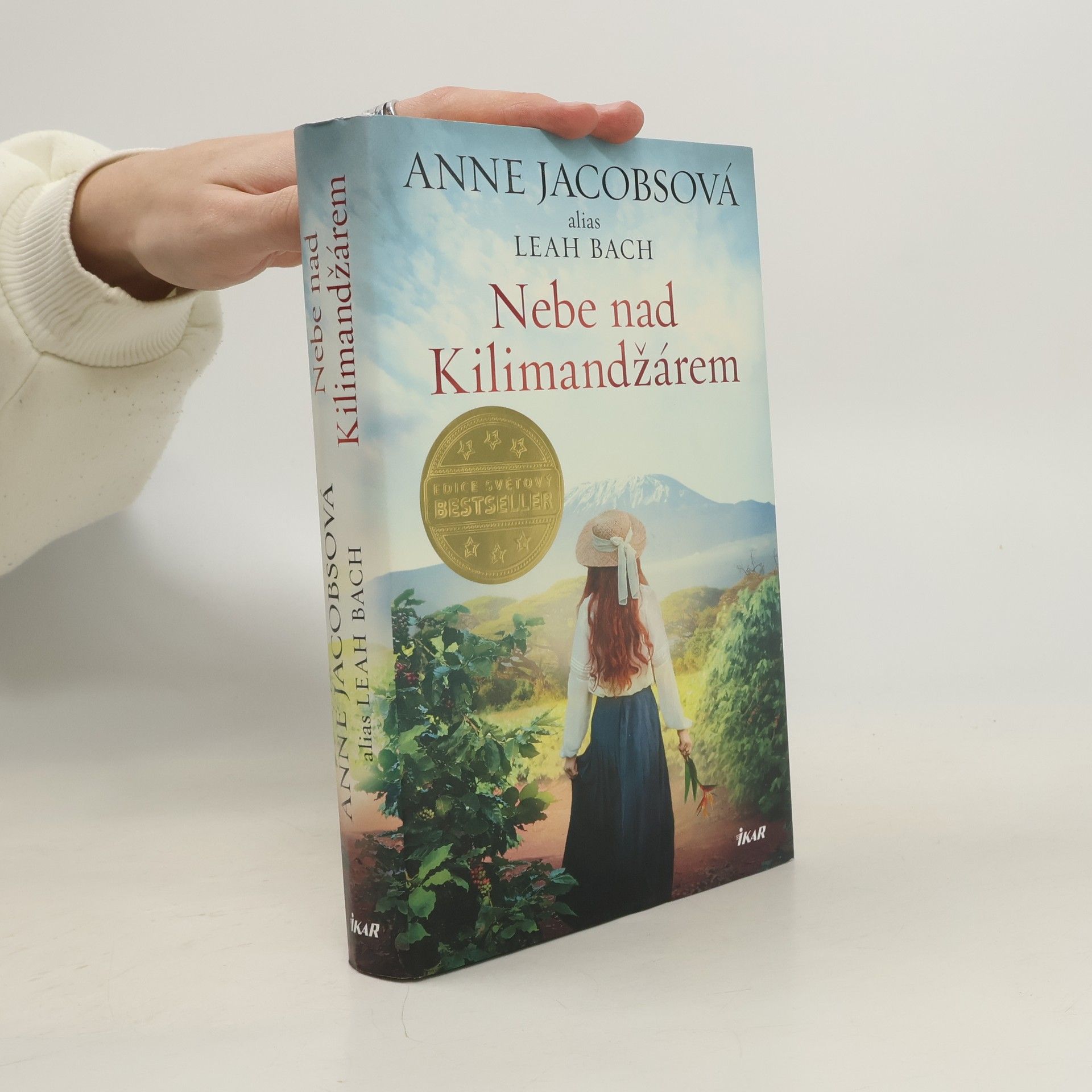 Anne Jacobs Nebe nad Kilimandžárem