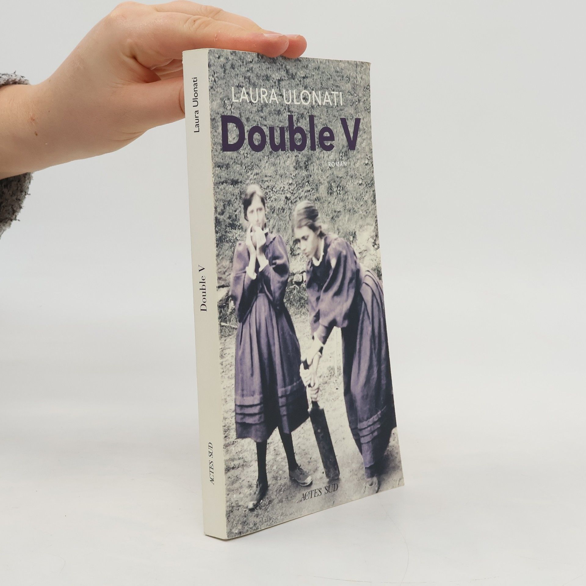 Ulonati Laura Double V
