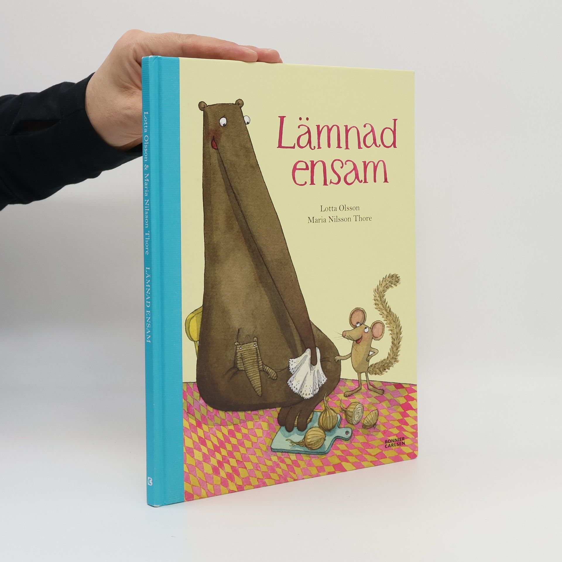 Lotta Olsson Lämnad ensam