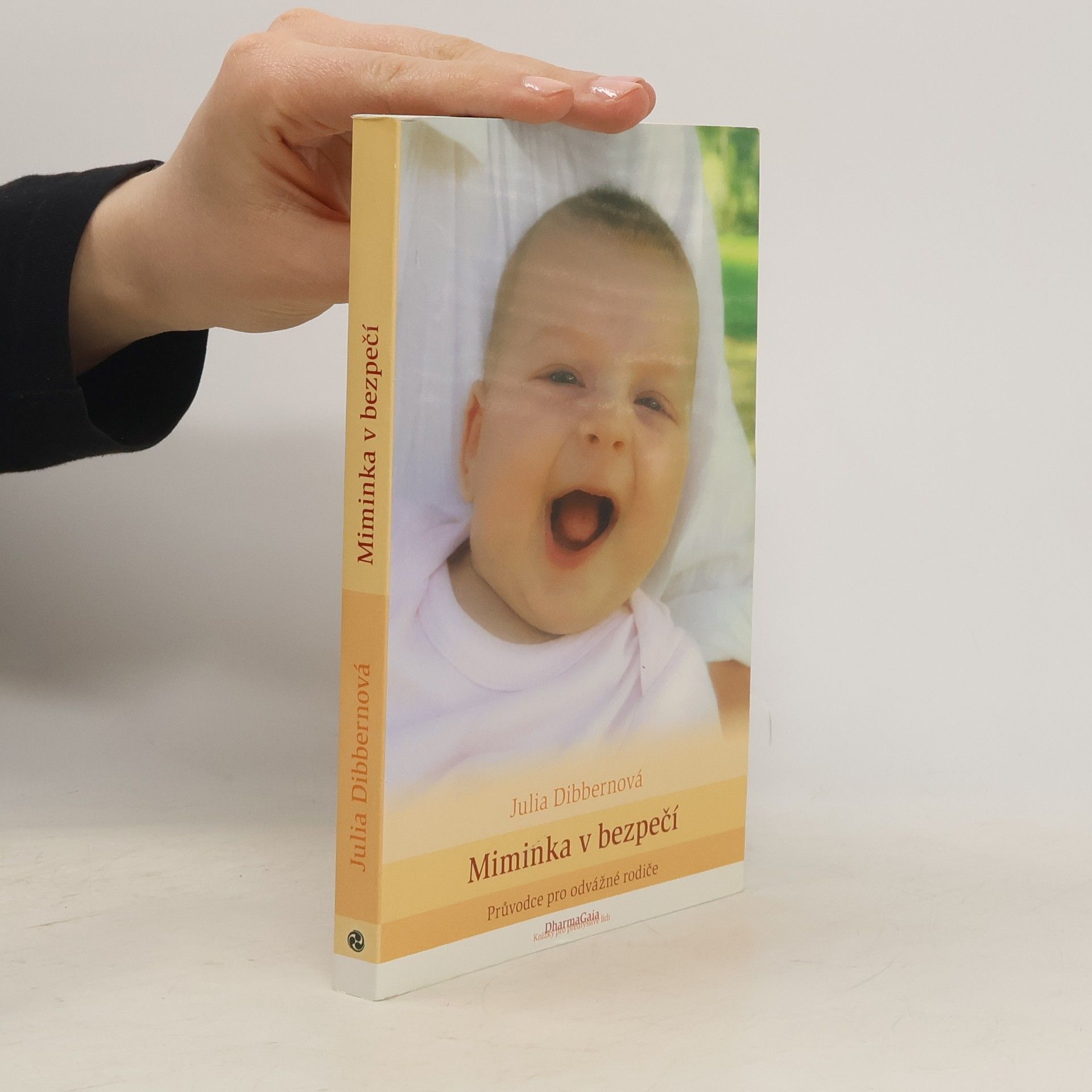 Julia Dibbern Miminka v bezpečí
