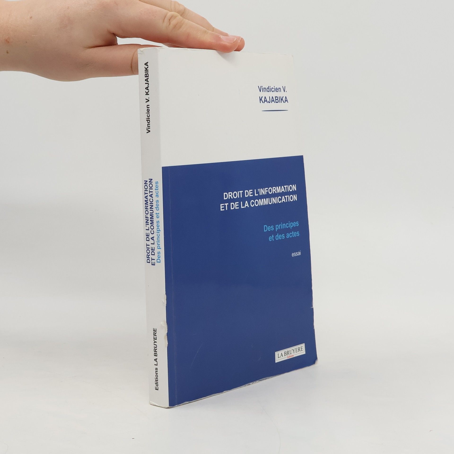 Vindicien V. Kajabika Le droit de l'information et de la communication