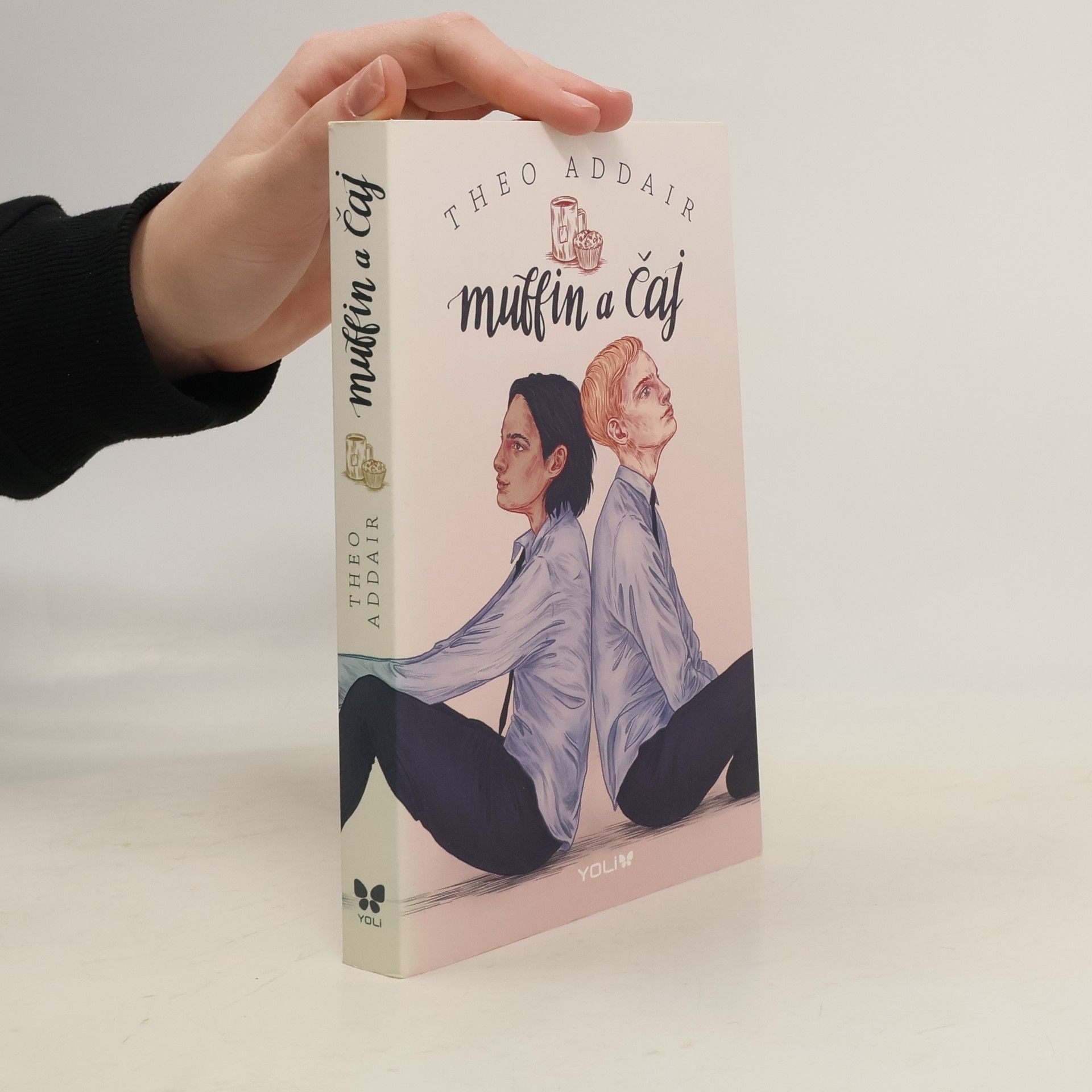 Theo Addair Muffin a čaj