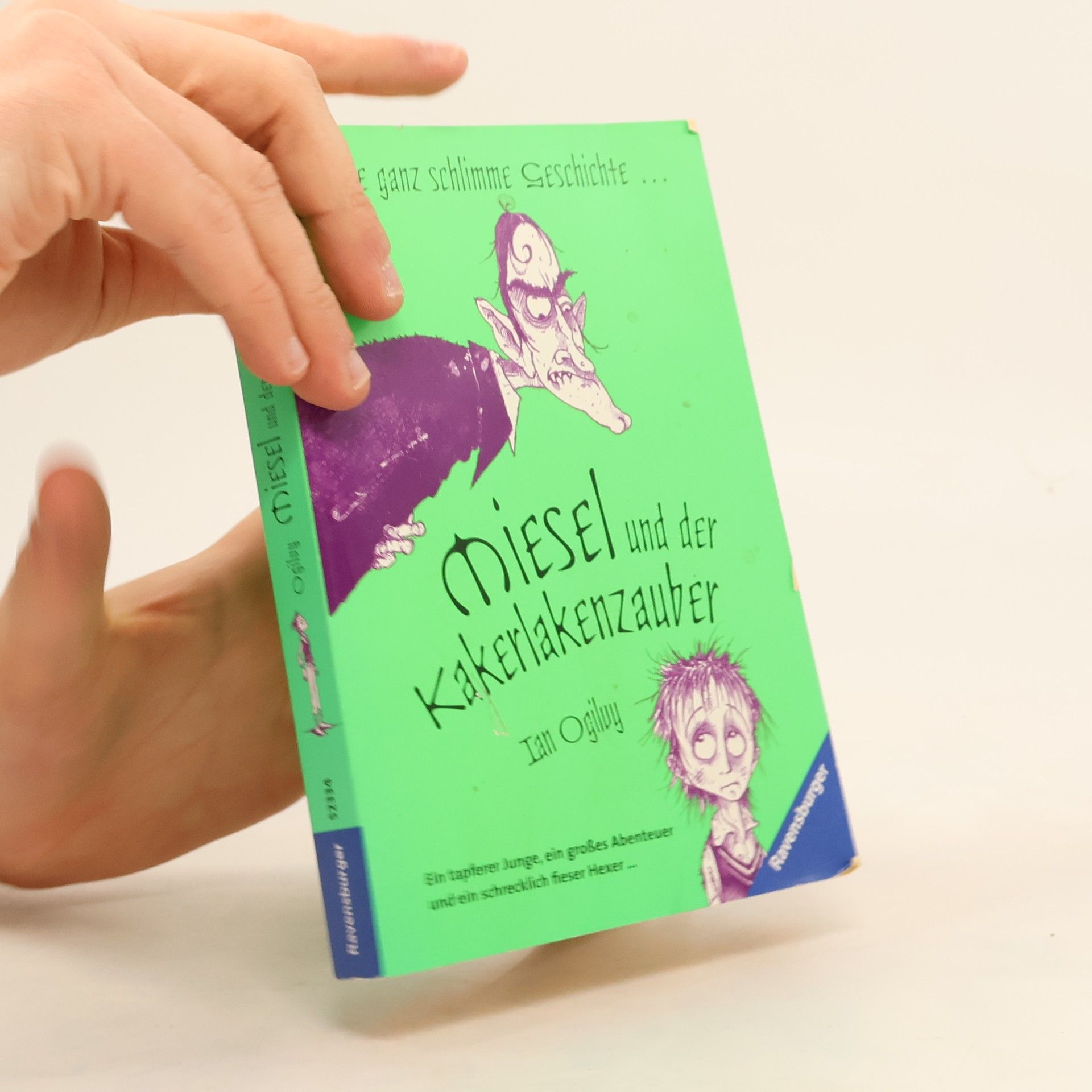 Ian Ogilvy Miesel und der Kakerlakenzauber