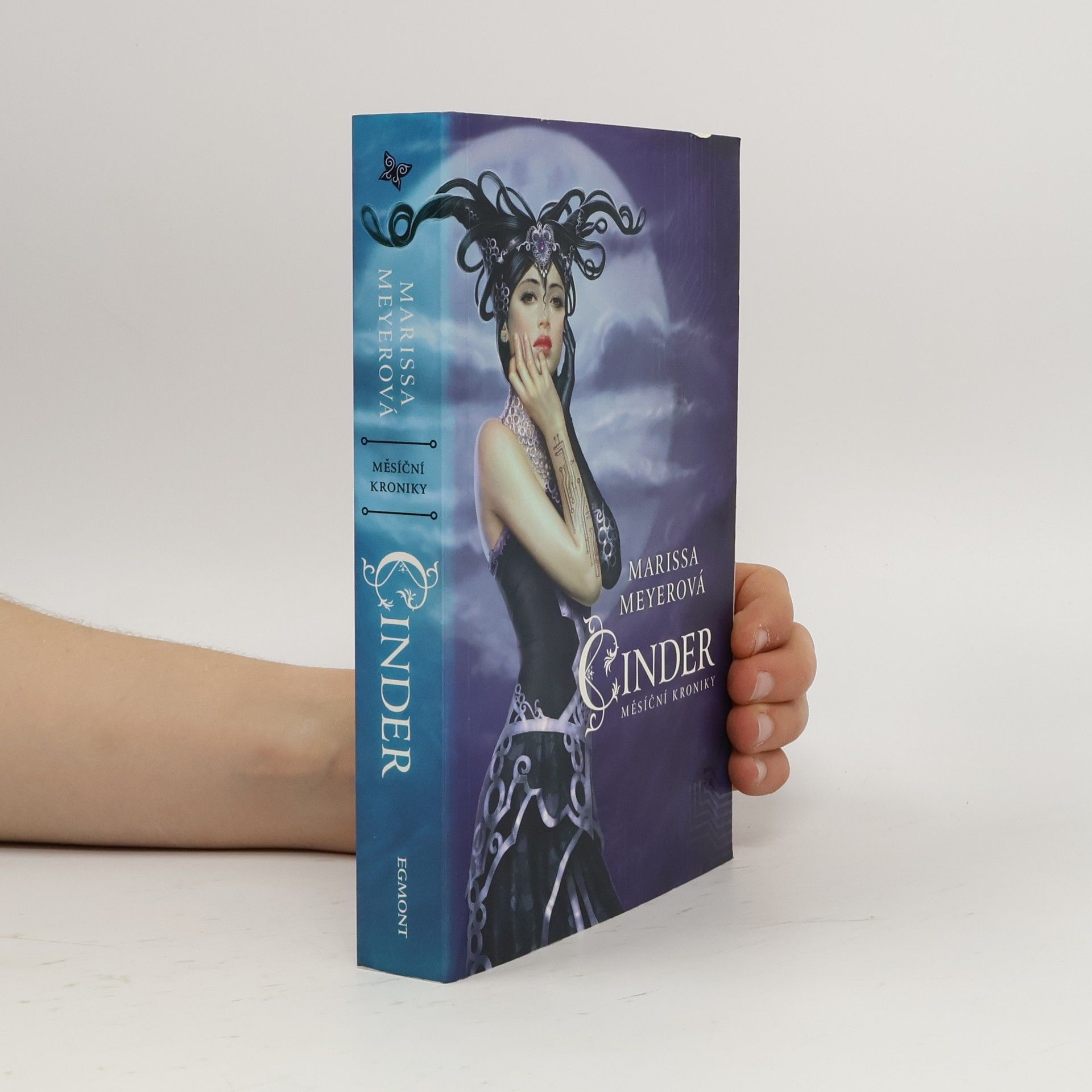 Marissa Meyer Měsíční kroniky - Cinder (1. díl série)