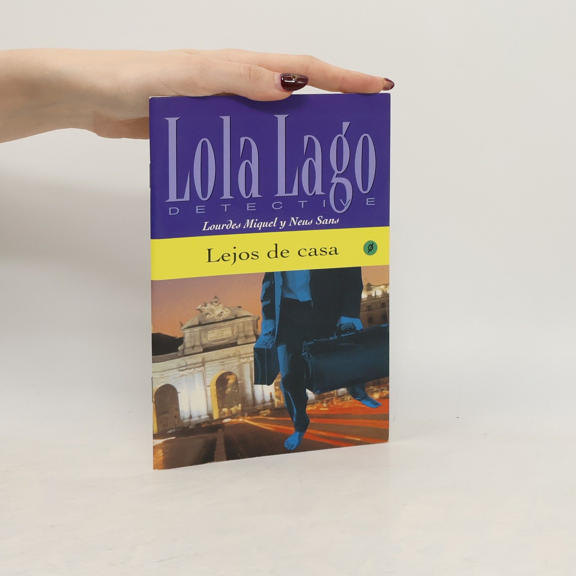 Lourdes Miquel Lejos de casa. Spanische Lektüre für das 3. Lernjahr