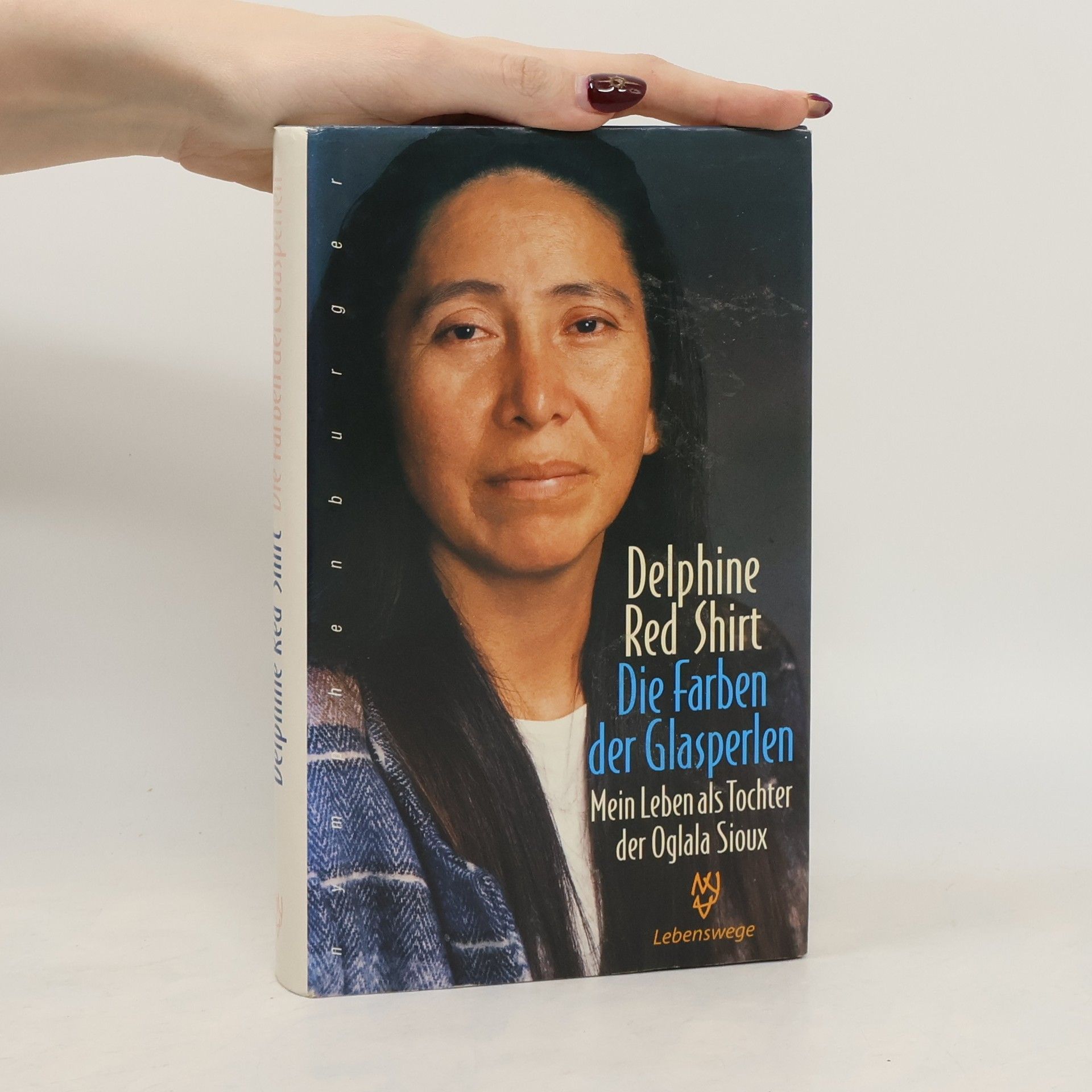 Delphine Red Shirt Die Farben der Glasperlen