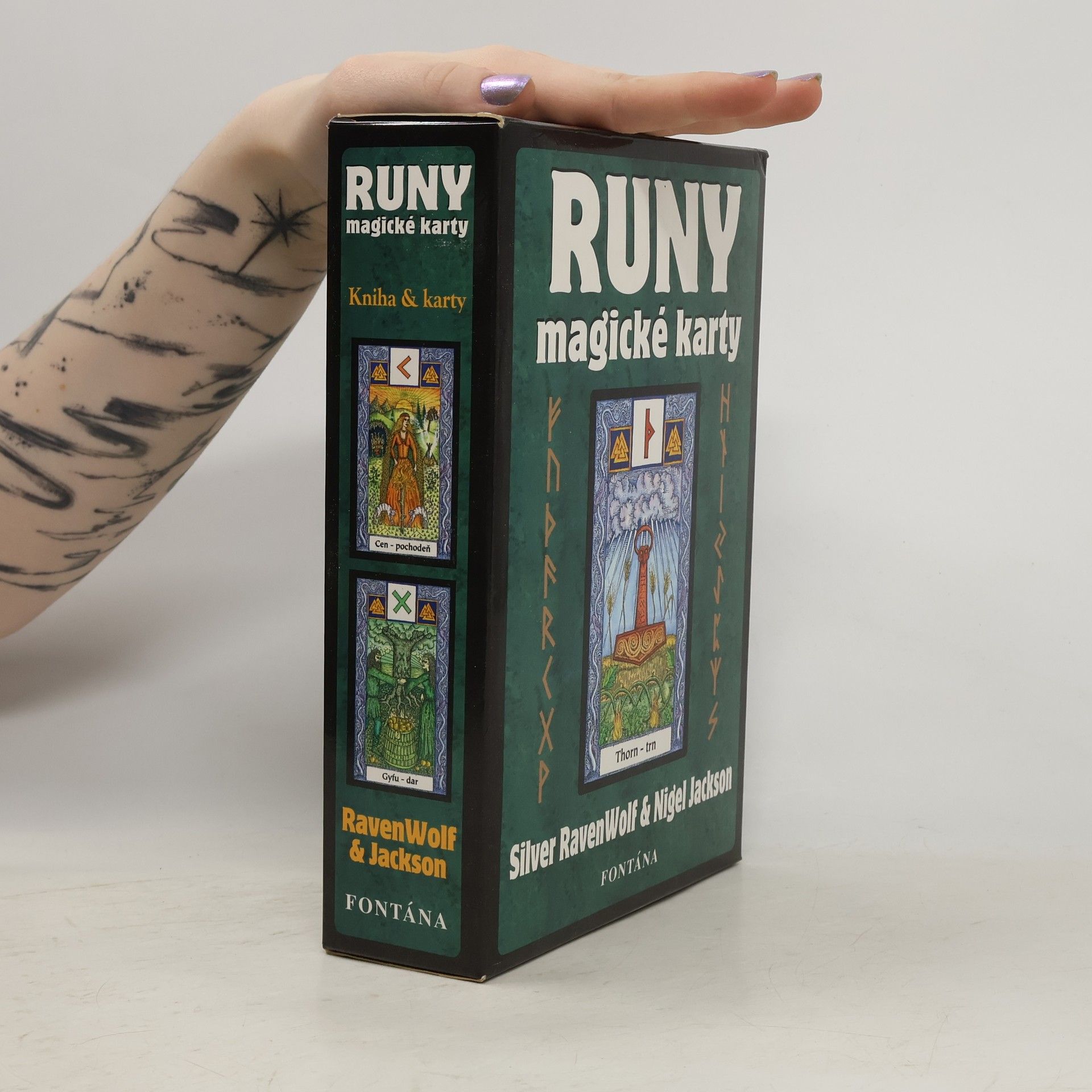 Silver Raven Wolf Runy – magické karty (bez karet)