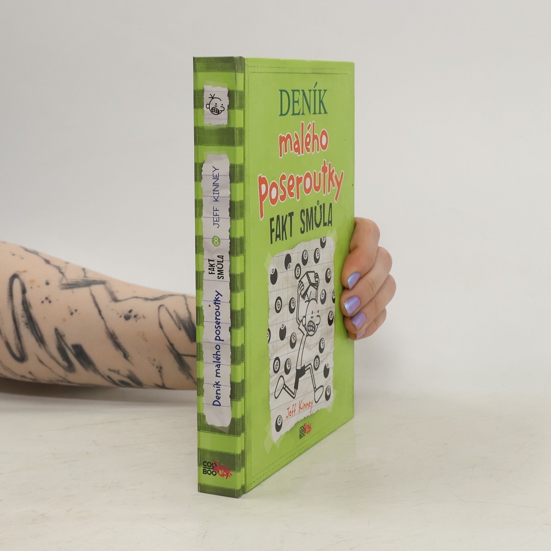 Jeff Kinney Deník malého poseroutky 8. Fakt smůla