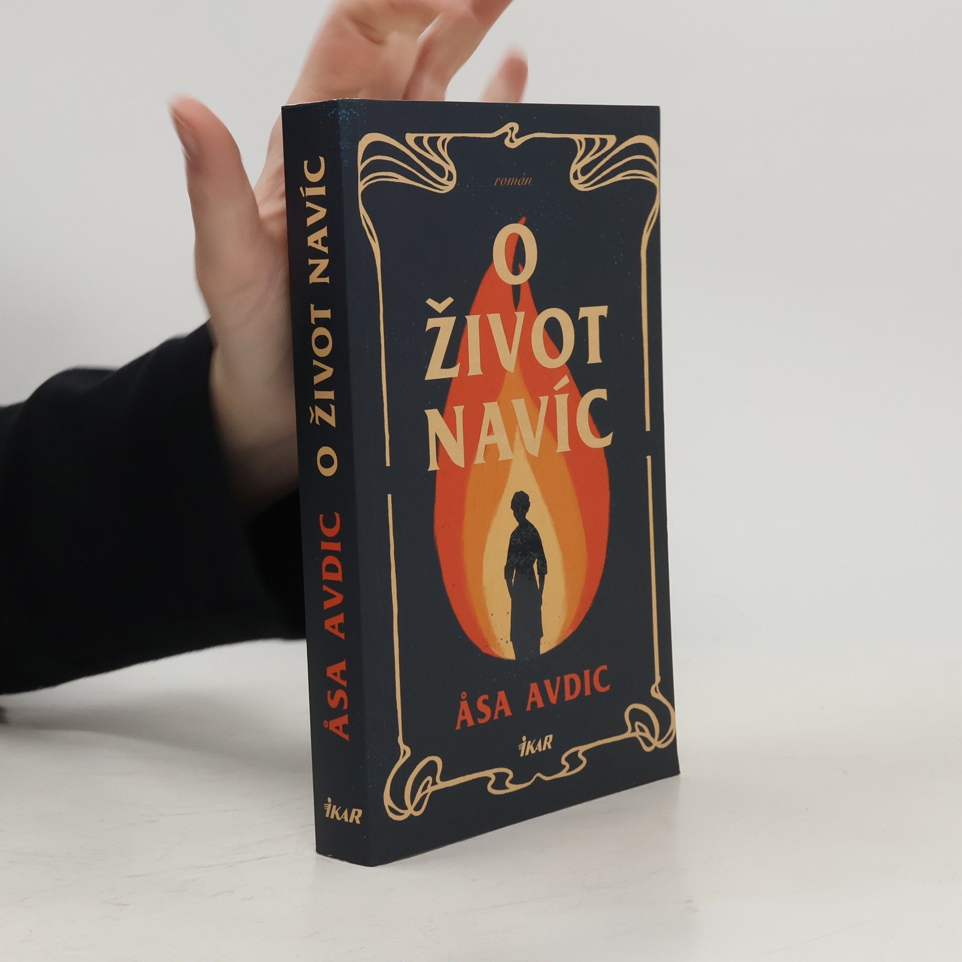 A. sa Avdic O život navíc