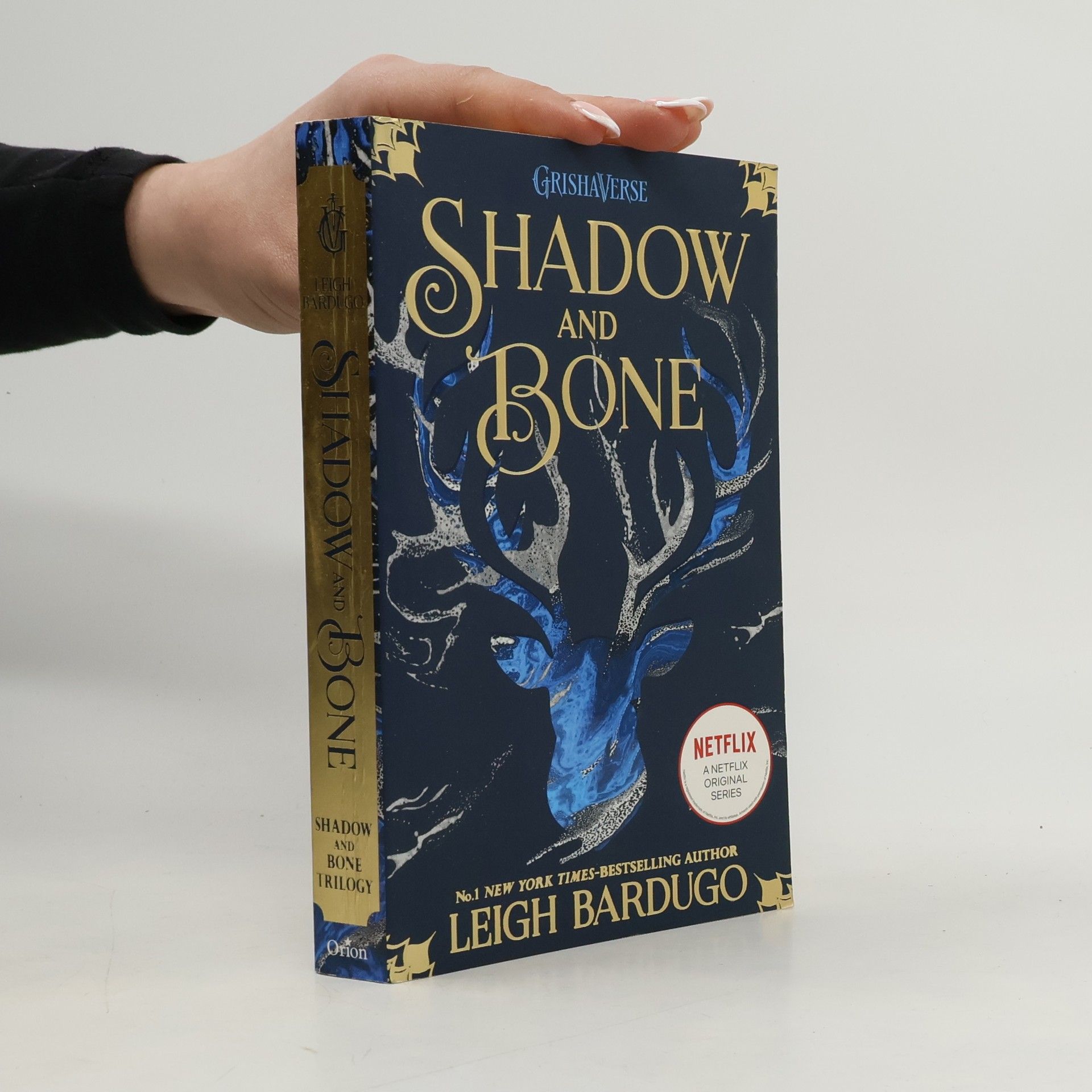 Leigh Bardugo Shadow and Bone