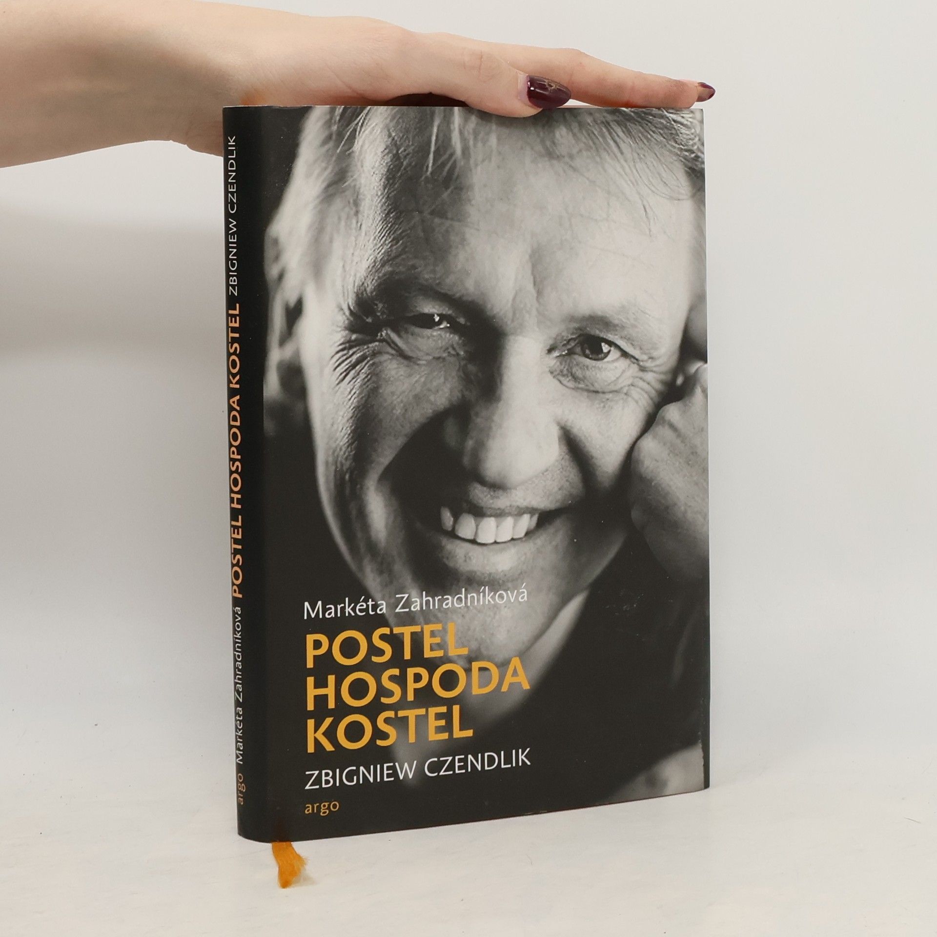 Zbigniew Czendlik Postel, hospoda, kostel