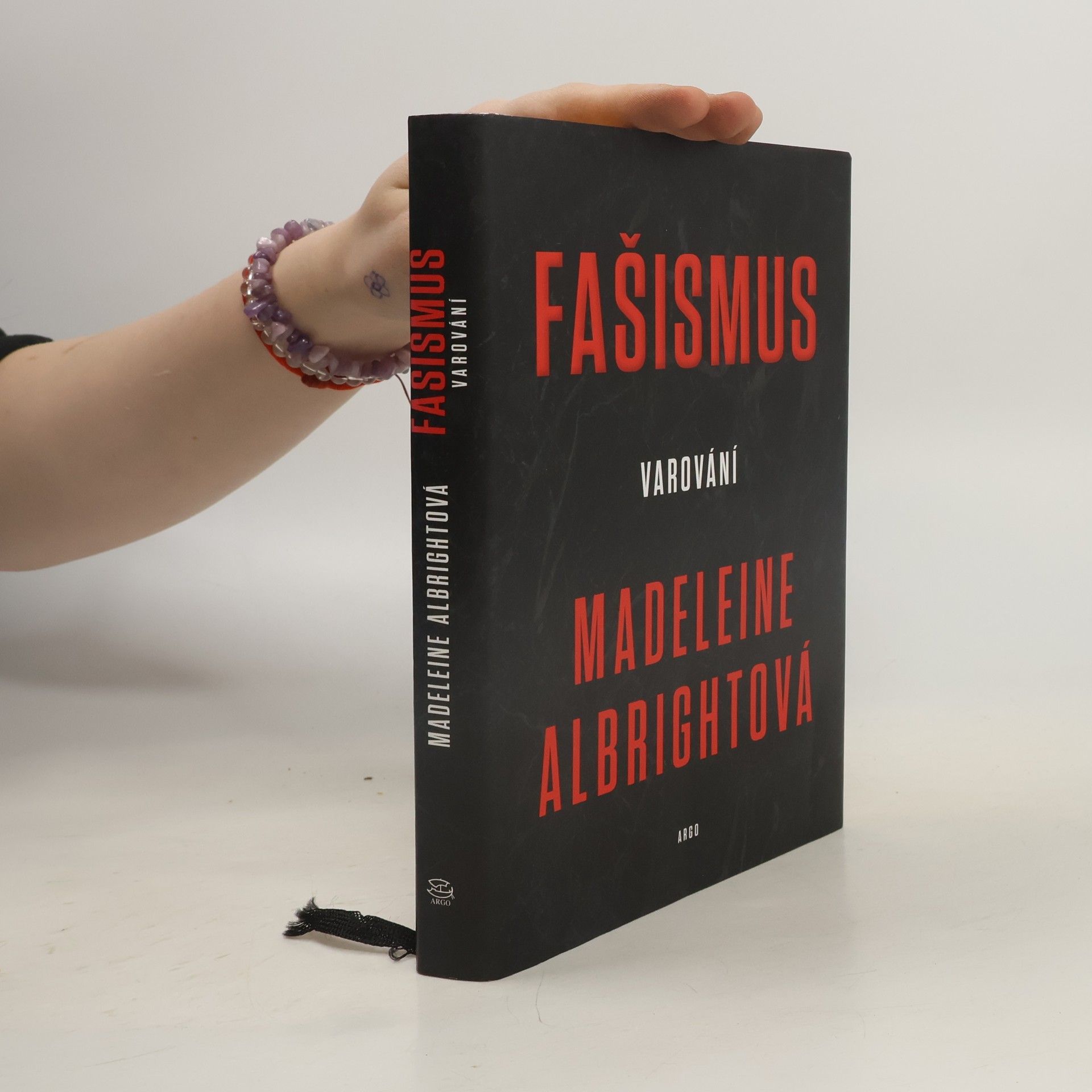 Madeleine Albrightová Fašismus: Varování