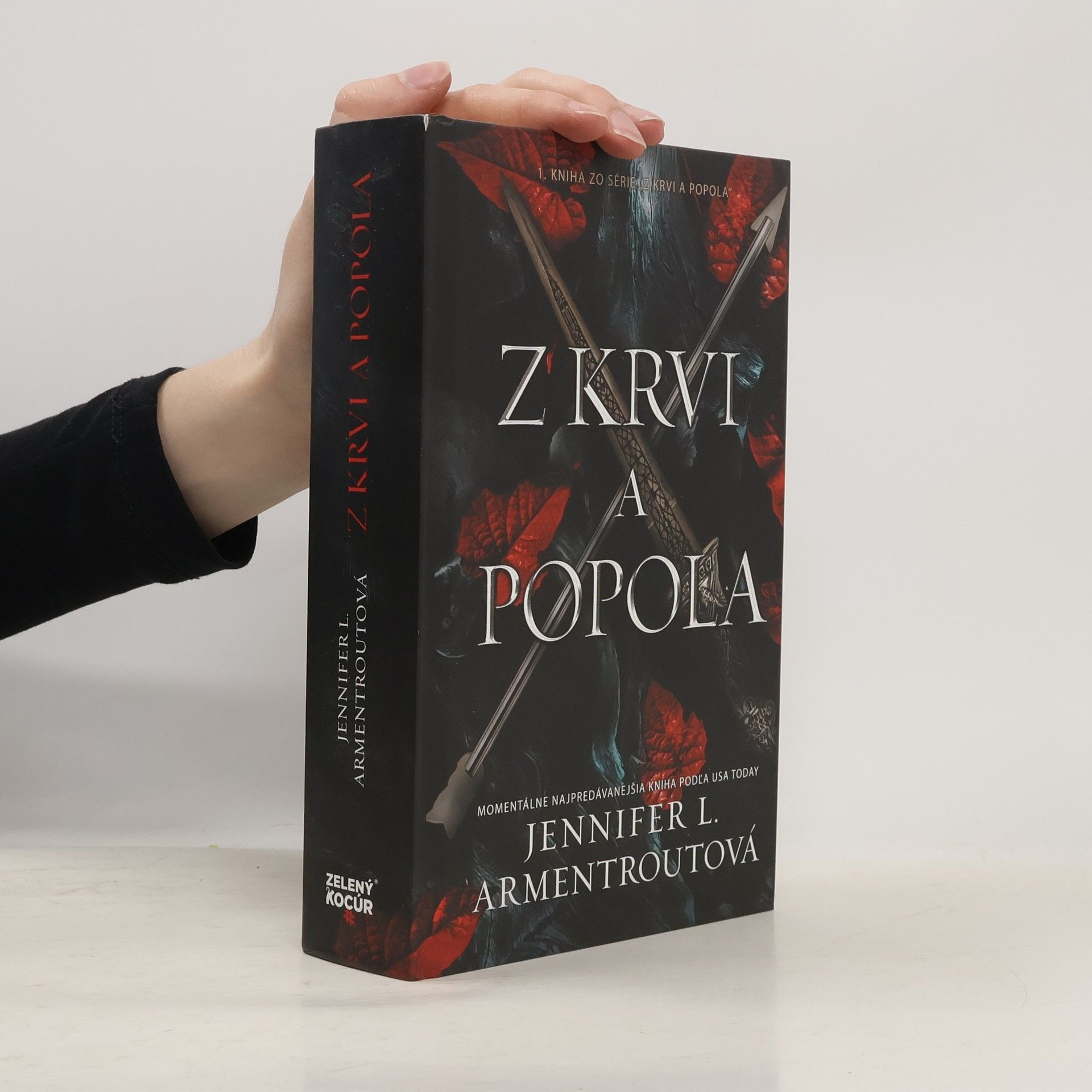 Jennifer Armentrout Z krvi popola