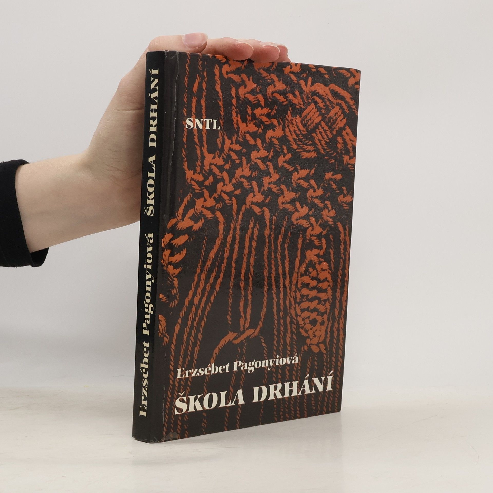 Erzsébet Pagonyi Škola drhání