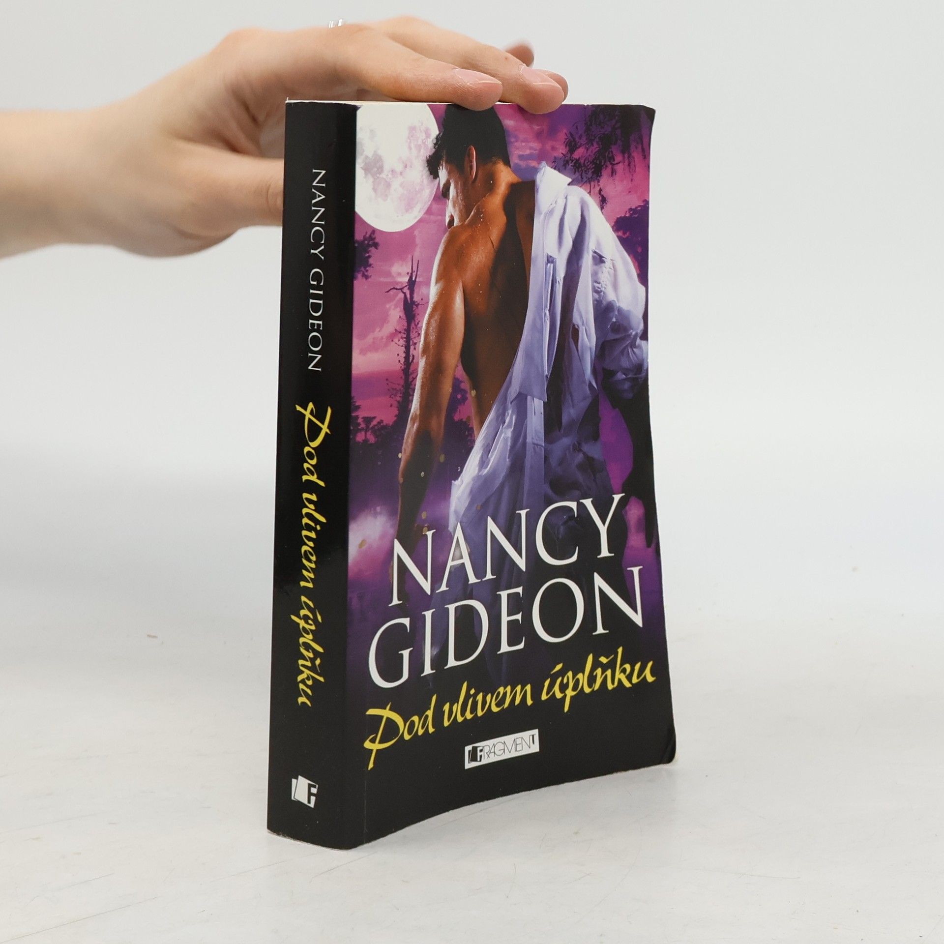 Nancy Gideon Pod vlivem úplňku