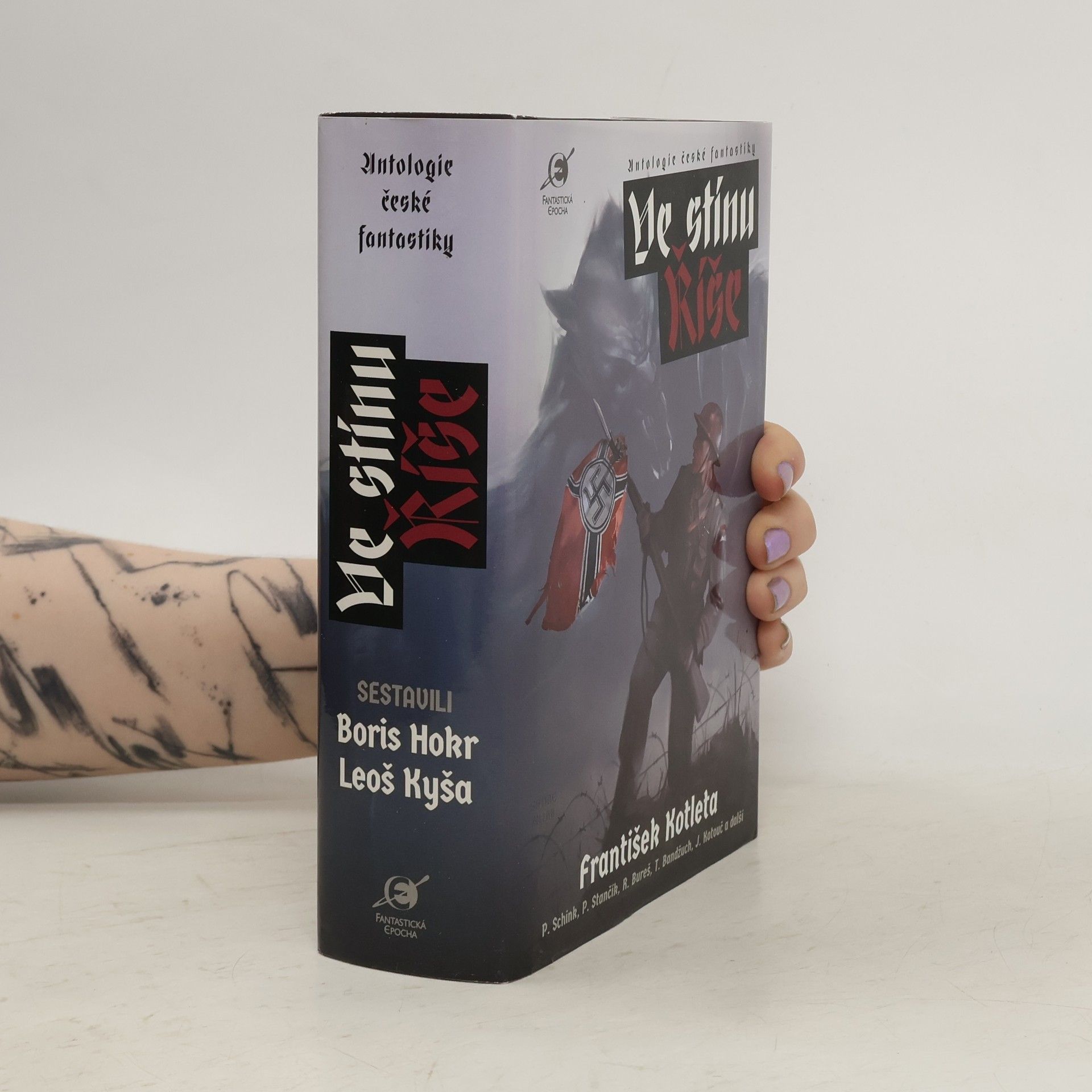 Michal Tesáček Ve stínu Říše: Antologie české fantastiky