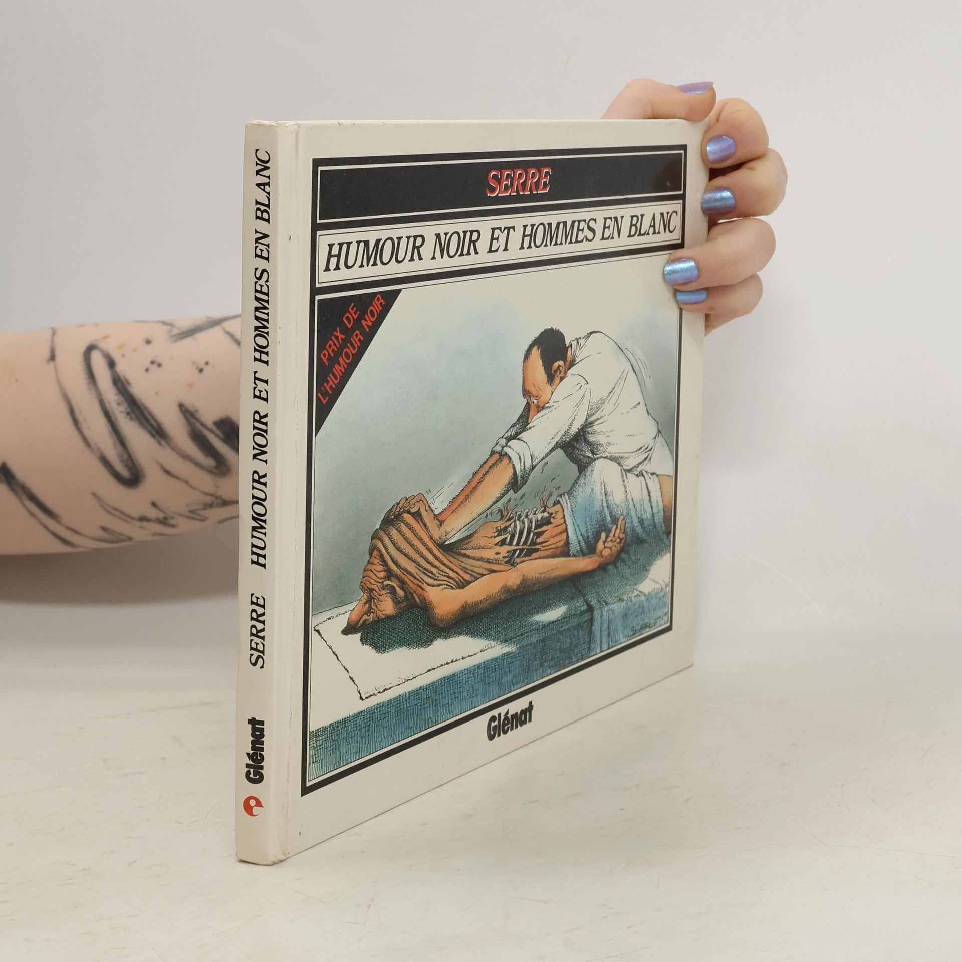 Claude Serre Humour noir et hommes en blanc