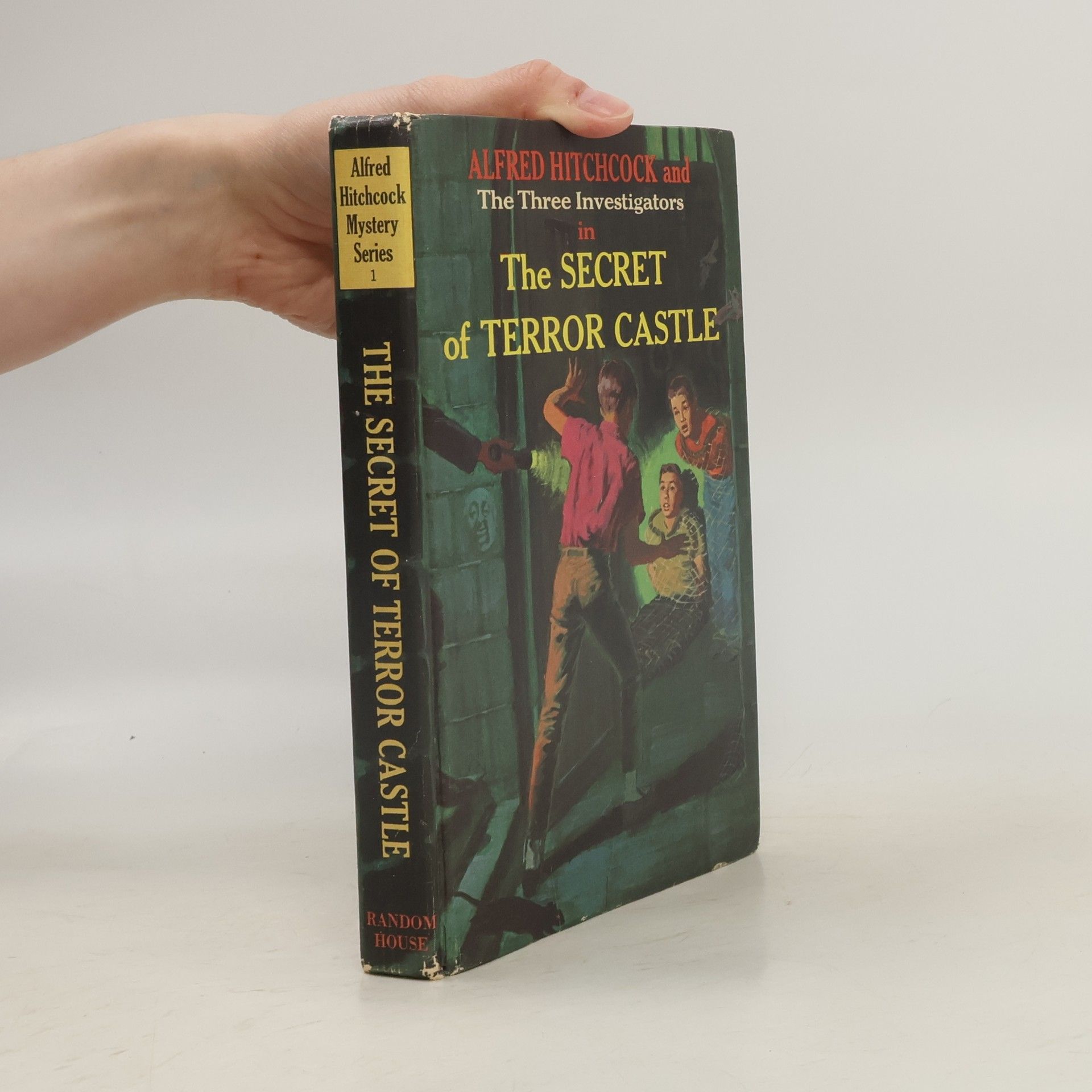 Alfred Hitchcock The Secret of Terror Castle