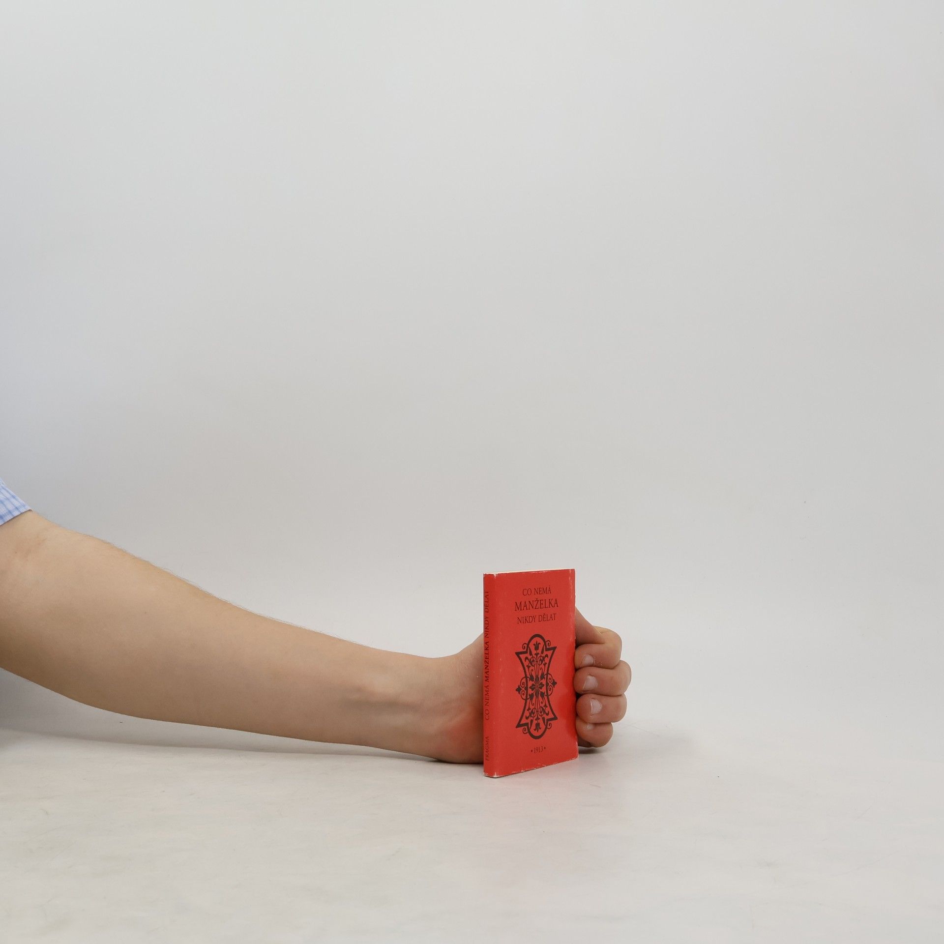 Blanche Ebbutt Co nemá manželka nikdy dělat