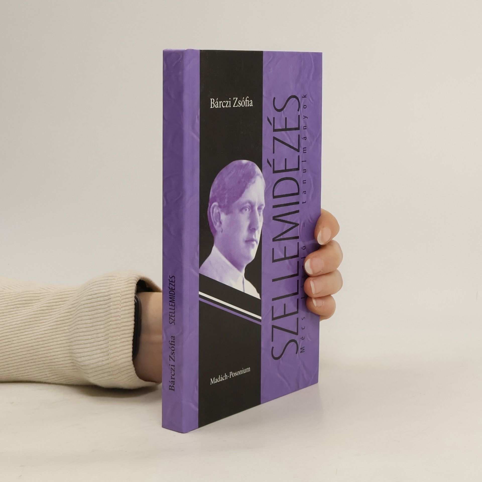 Bárczi Zsófia Szellemidézés