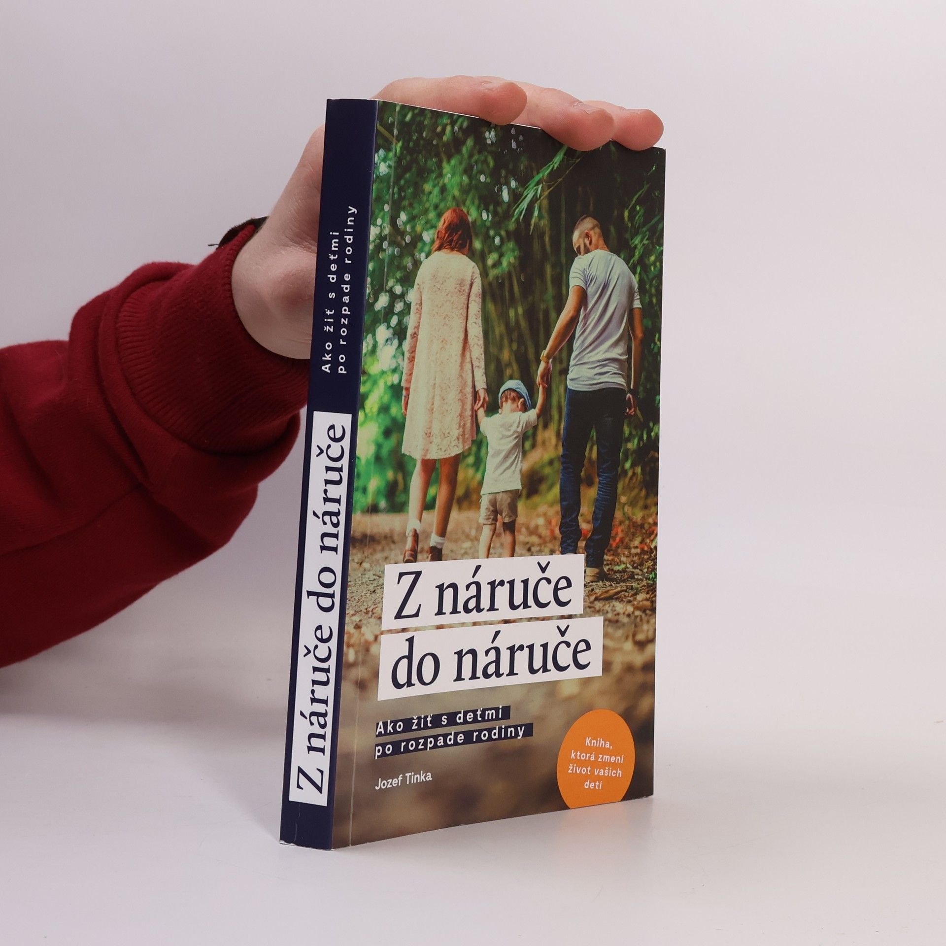 Jozef Tinka Z náruče do náruče