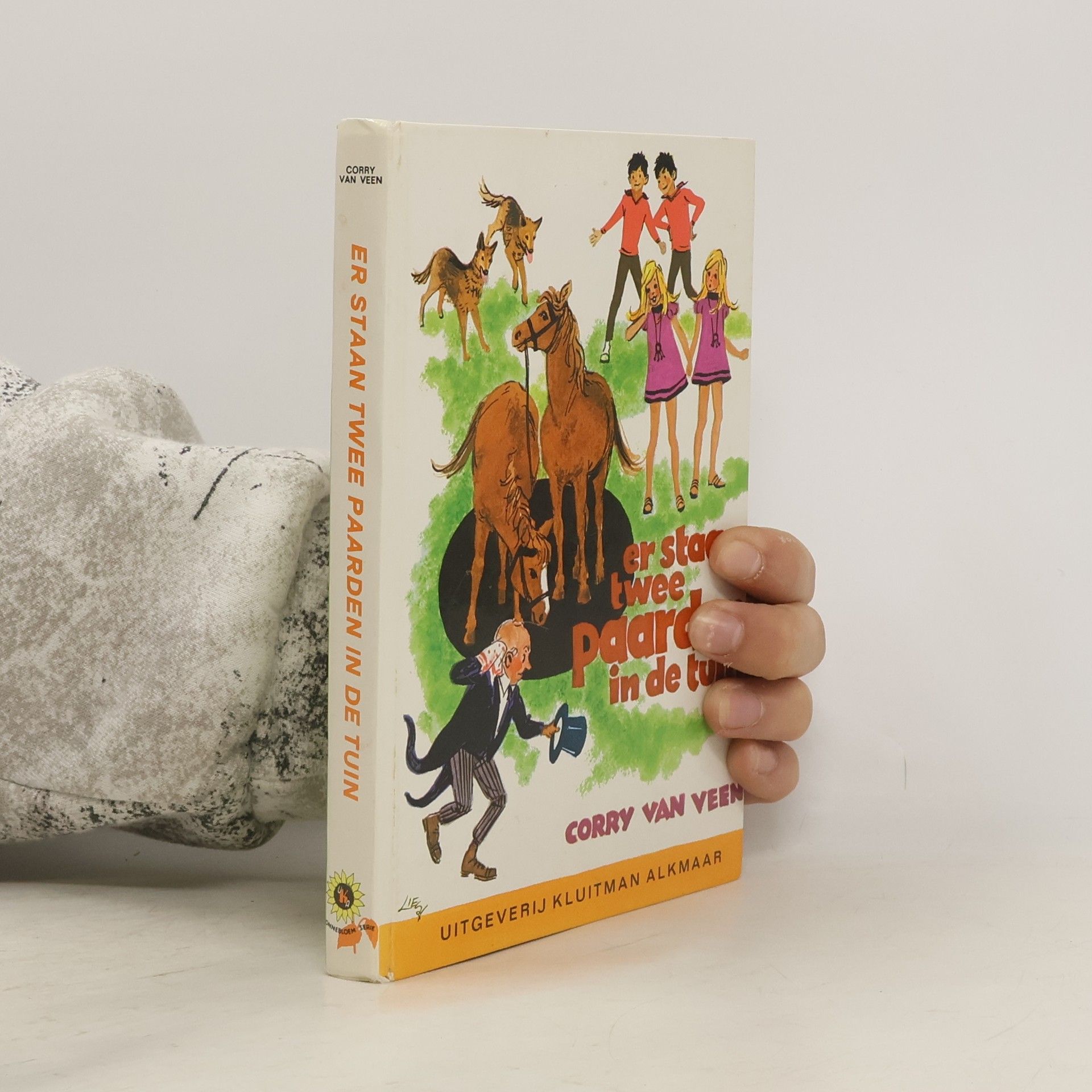 Corry van Veen Er staan twee paarden in de tuin