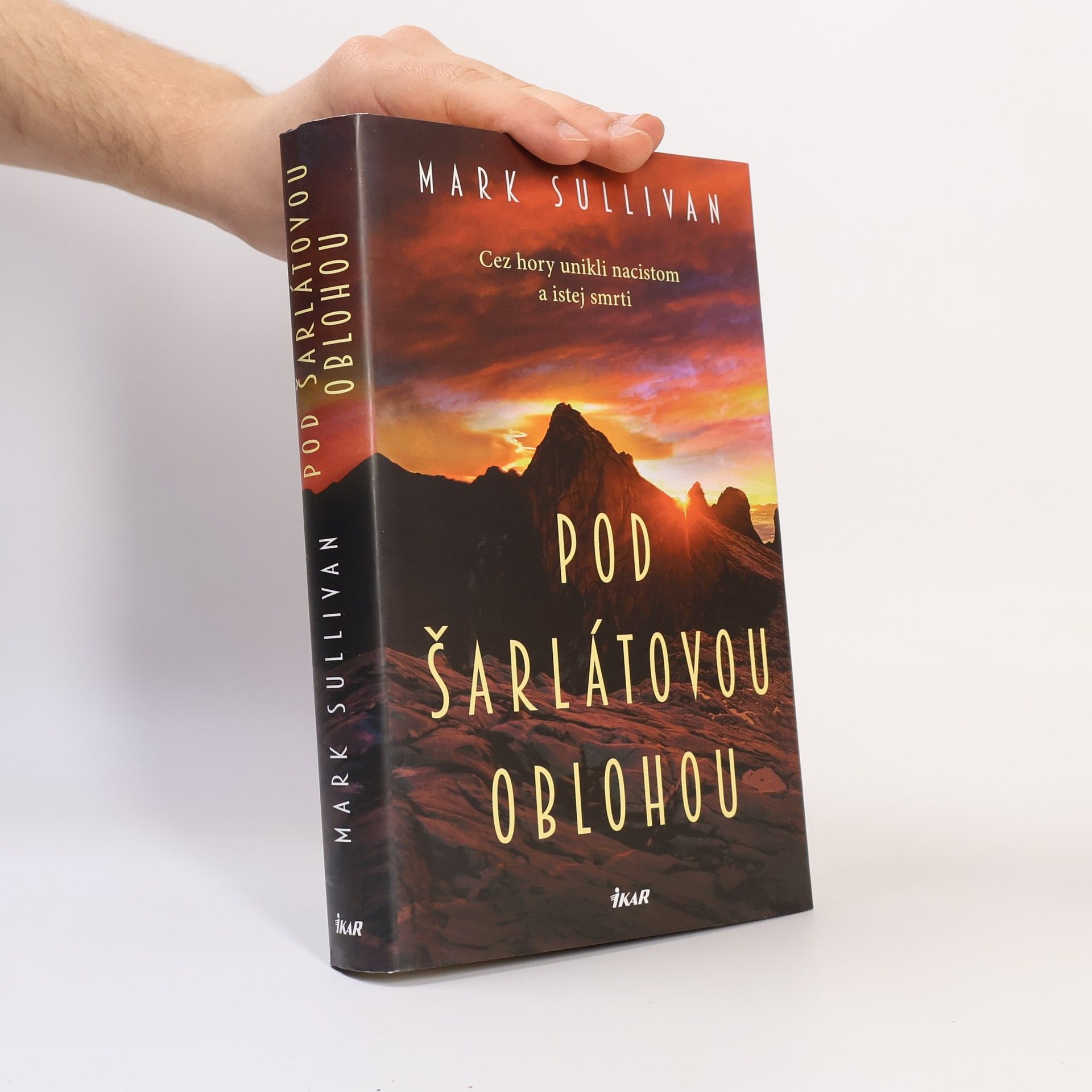 Mark T. Sullivan Pod šarlátovou oblohou